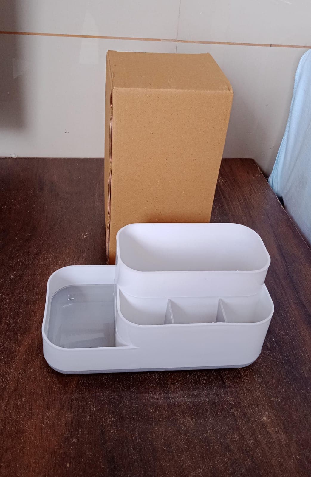 Plastic Multipurpose 5 Compartment Bathroom Desk Organizer Holder (1 Pc) thumbnail 7