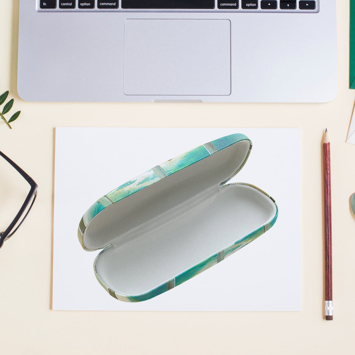 Flowers Decorative Glasses Case Eyeglasses Storage Box (1 Pc / Mix color) thumbnail 6