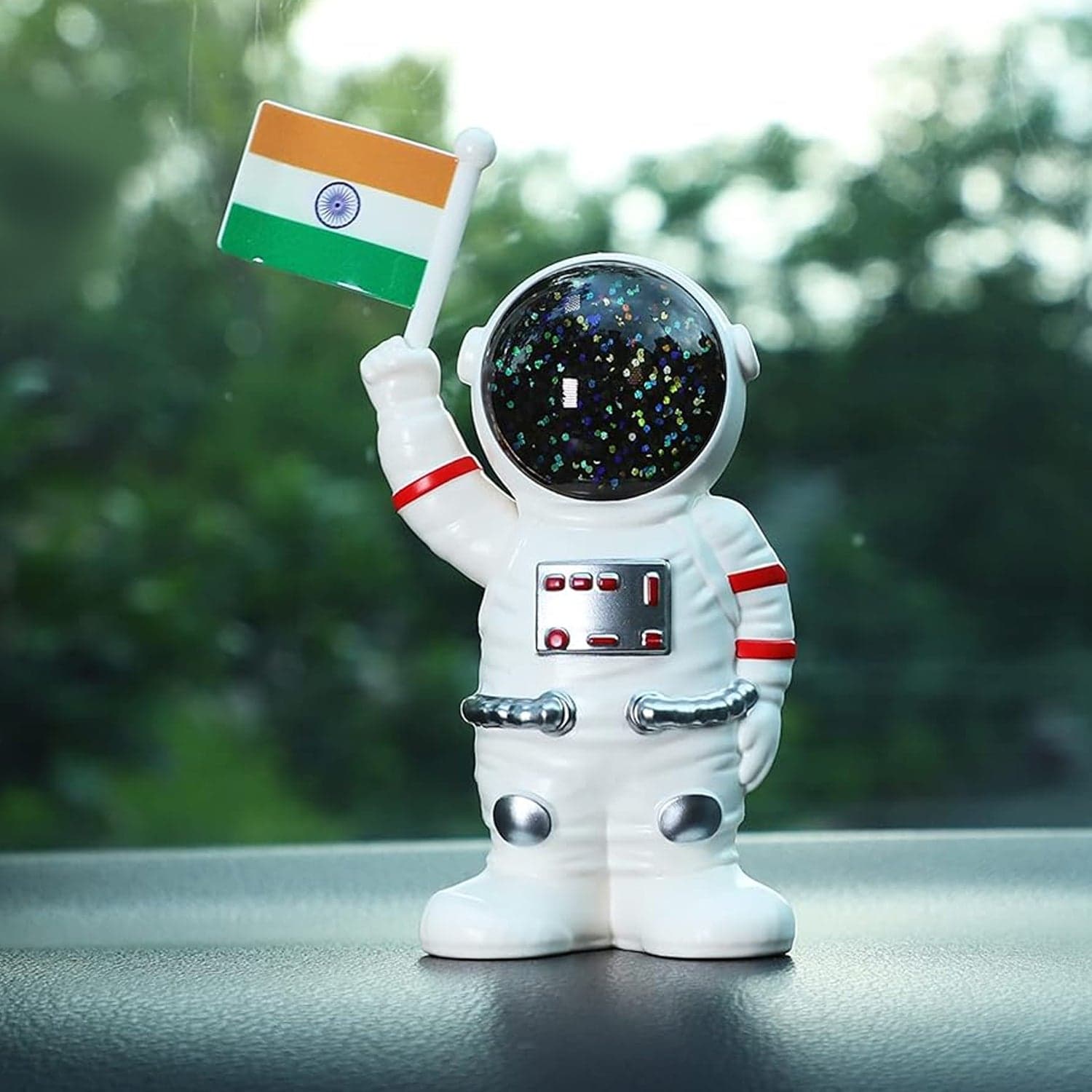 Solar Power Moving Astronaut thumbnail 8