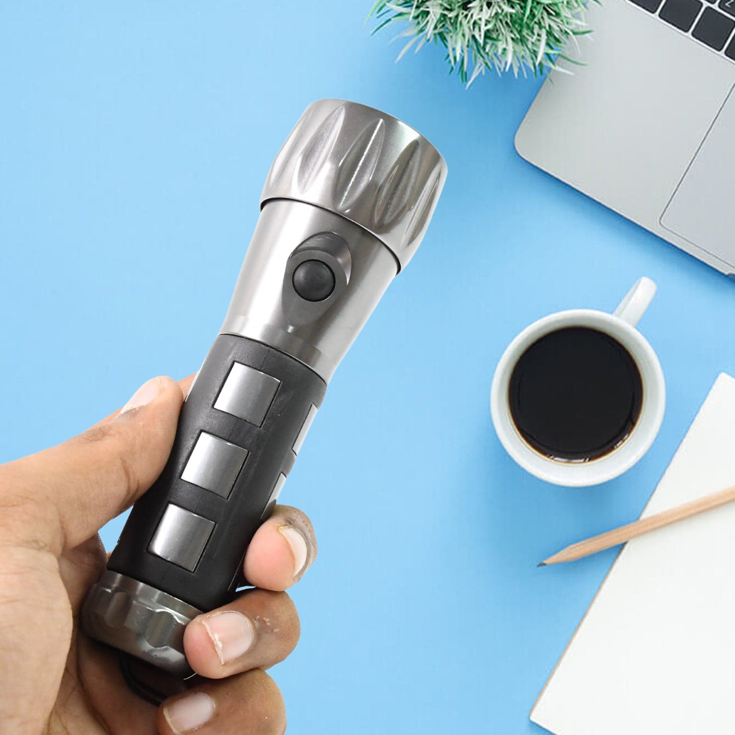 Aluminium Led/Xenon rubber grip Handtourch (3*1.5V AAA batteries / Not Included) thumbnail 6