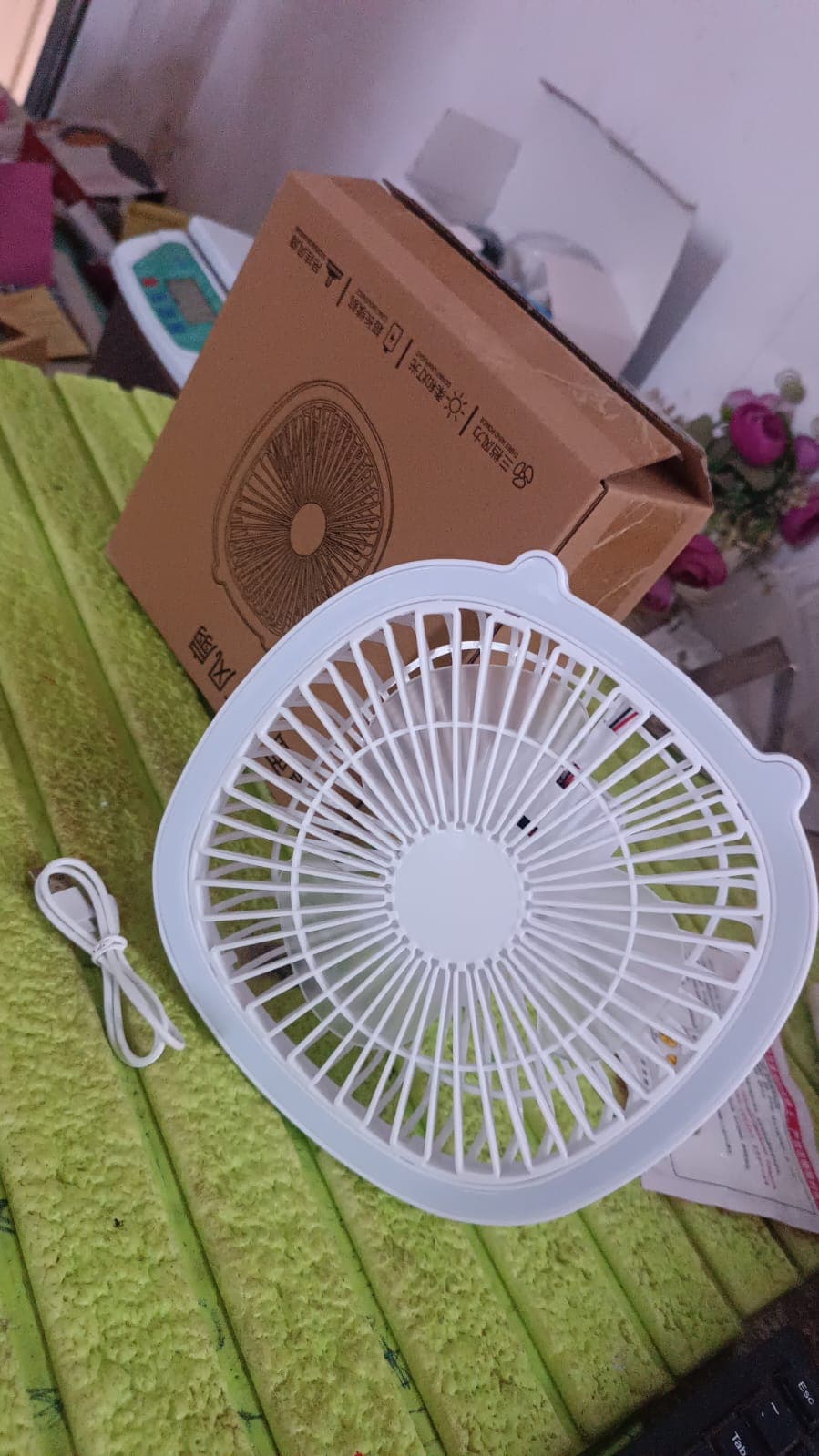 USB PORTABLE MINI DESK FAN WITH LIGHT & COLOR BOX (1 PC / Mix Color) thumbnail 7