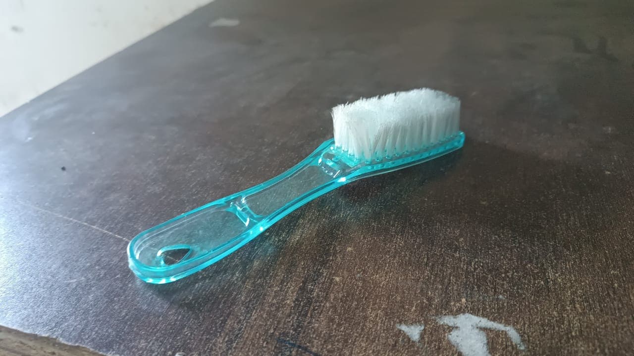 Plastic Handle Shoes Clothes Scrubbing Brush (1 Pc / Mix Color / 19 Cm) thumbnail 7