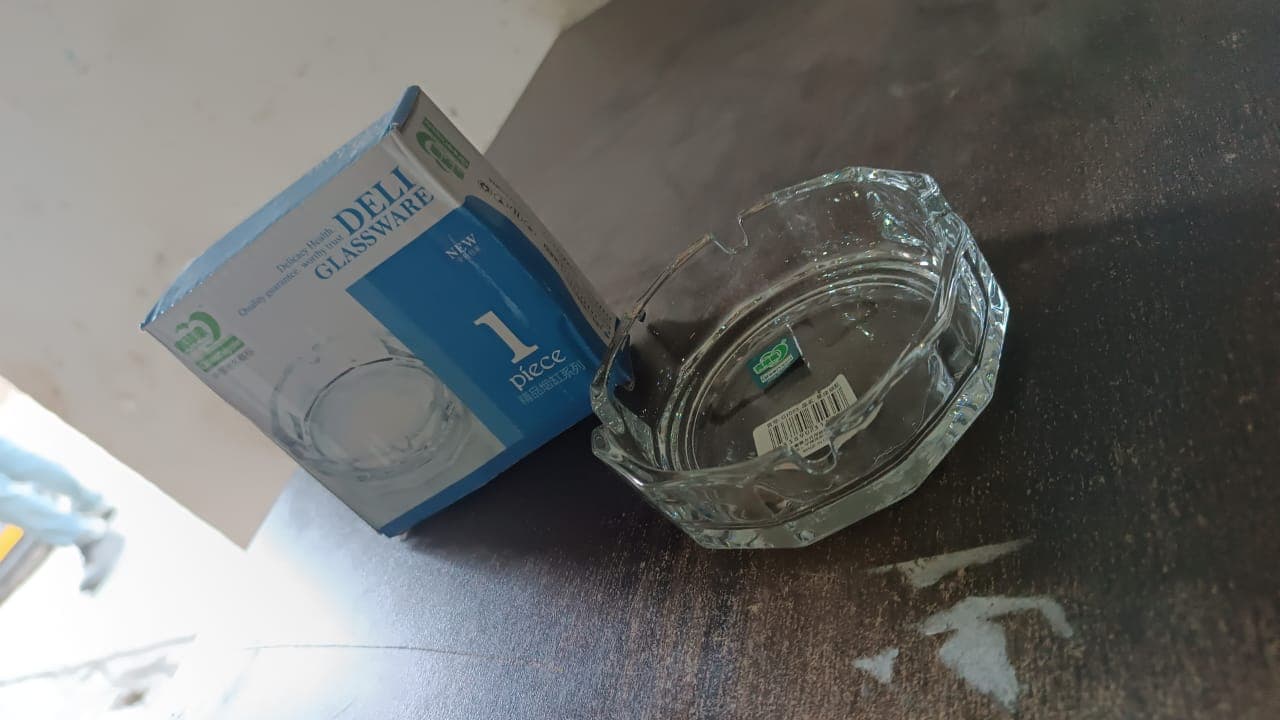 Transparent Ashtray Cigarettes Holder thumbnail 7