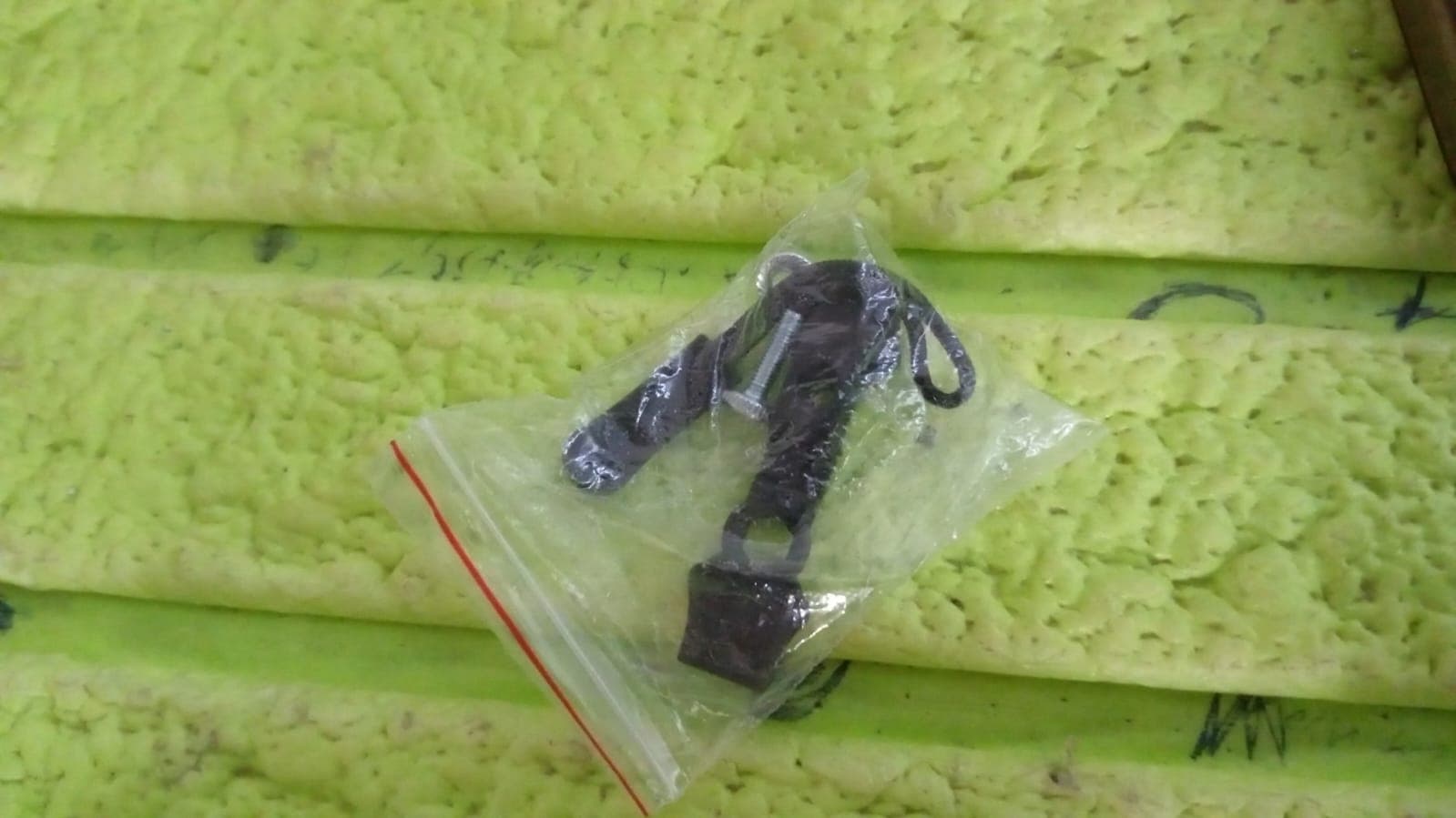 Portable Universal Detachable Zipper Slider (1 Pc / Medium) thumbnail 9