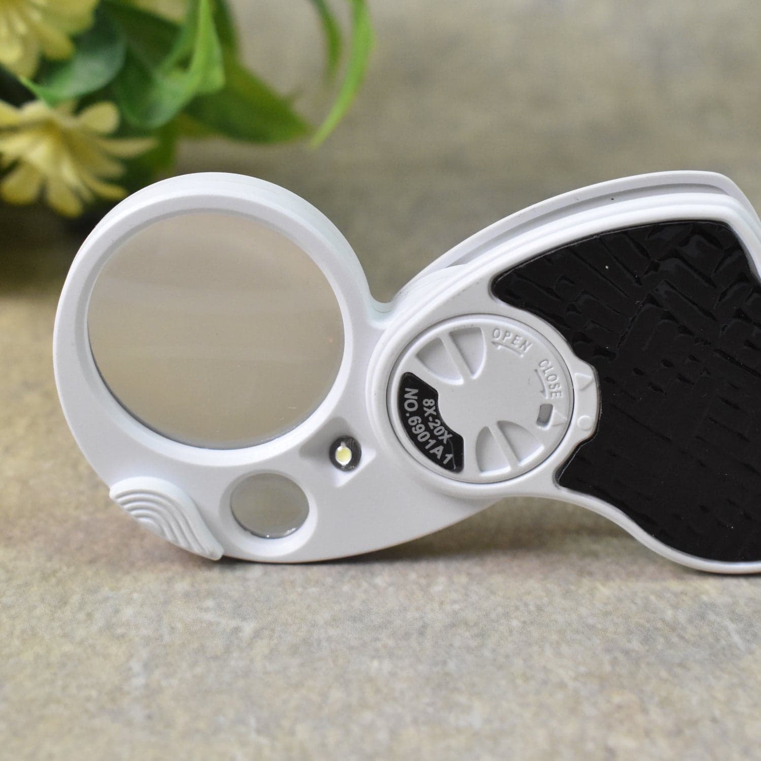 Double-Magnification Led Magnifiers with Light (1 Pc / Small) thumbnail 4