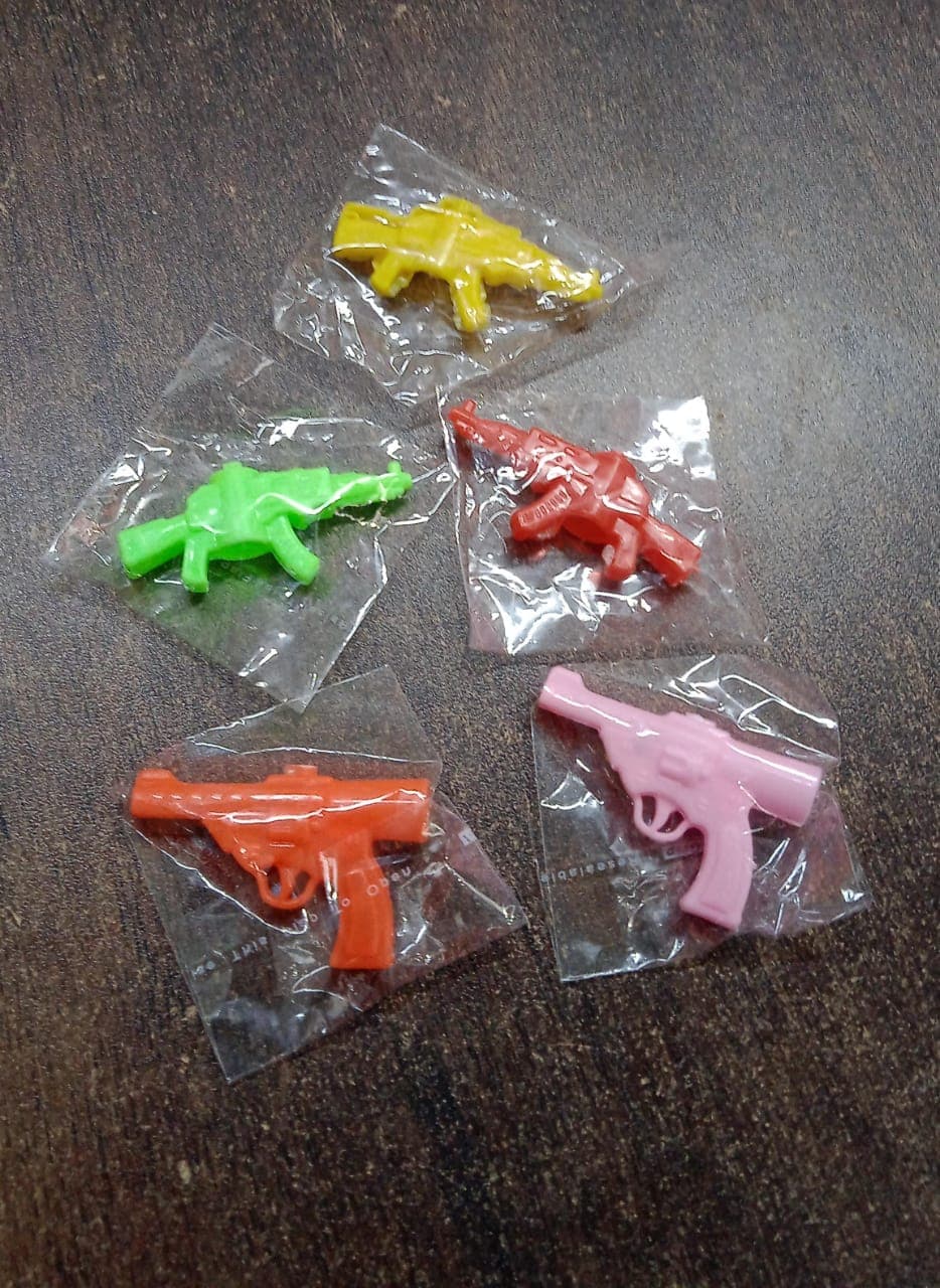 Gun Shape Pencil Top For Kids Office, Small Gun Toy (1 Pc / Mix Colour & Design) thumbnail 7