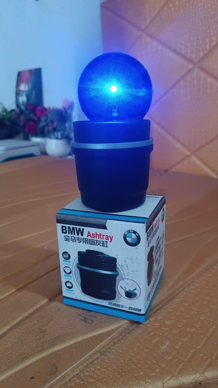 Portable Car Ashtray with Lid and Blue LED Light (1 Pc / With Color Box) thumbnail 7