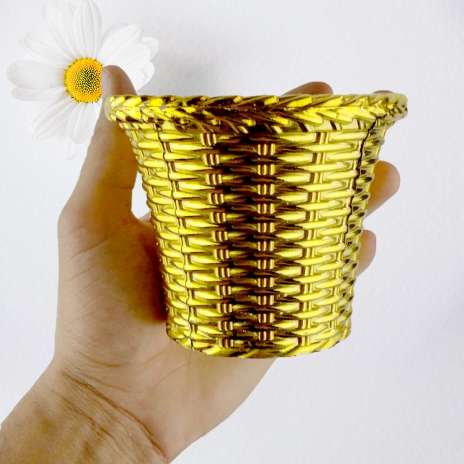 Plastic Flower Valencia (Pot) Home and Outdoor (1 Pc) thumbnail 1