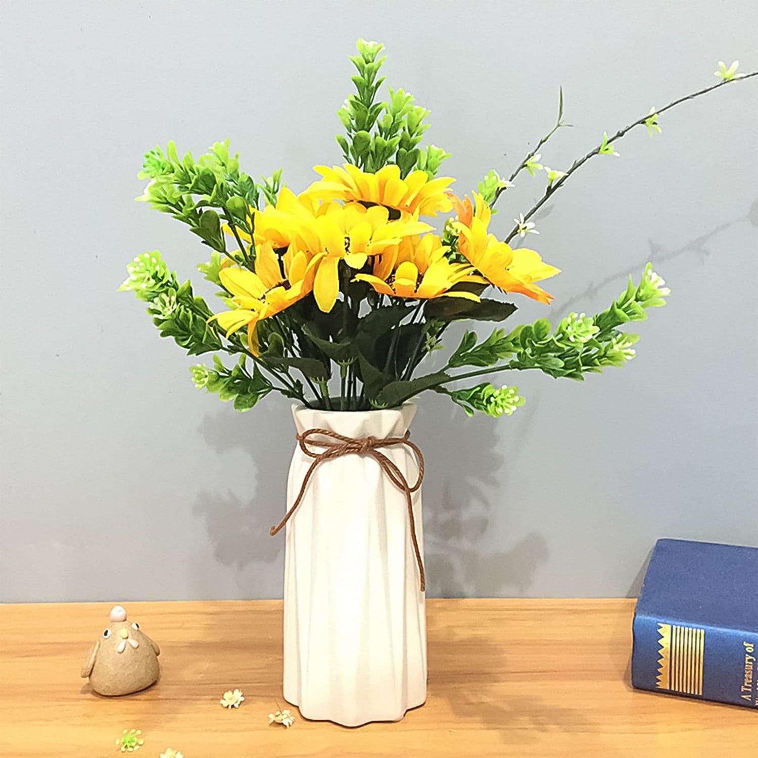 Plastic Vase / Pot - Elegant Design-Ideal Gift for Friends and Family (1 Pc) thumbnail 4