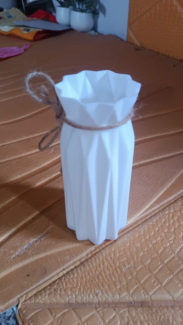 Plastic Vase / Pot - Elegant Design-Ideal Gift for Friends and Family (1 Pc) thumbnail 7