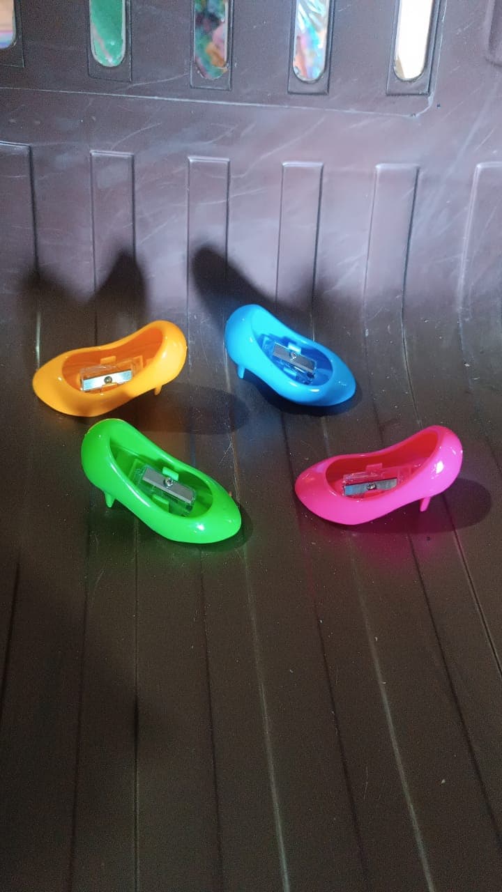 High Heels Shape Pencil Sharpener Single Pencil Sharpeners (Mix Colour) thumbnail 7