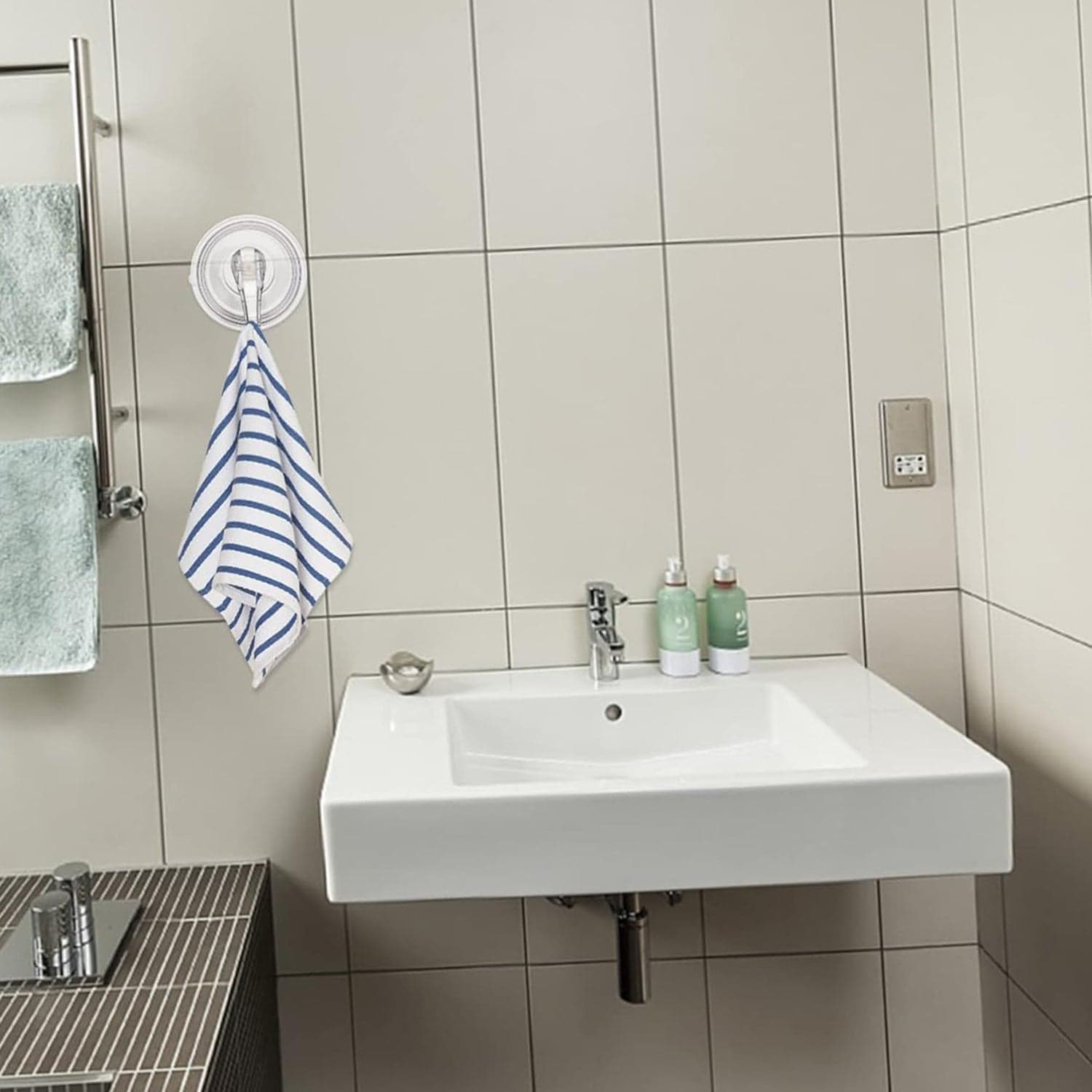 Plastic Suction Cup Hook (1 Pc) thumbnail 3