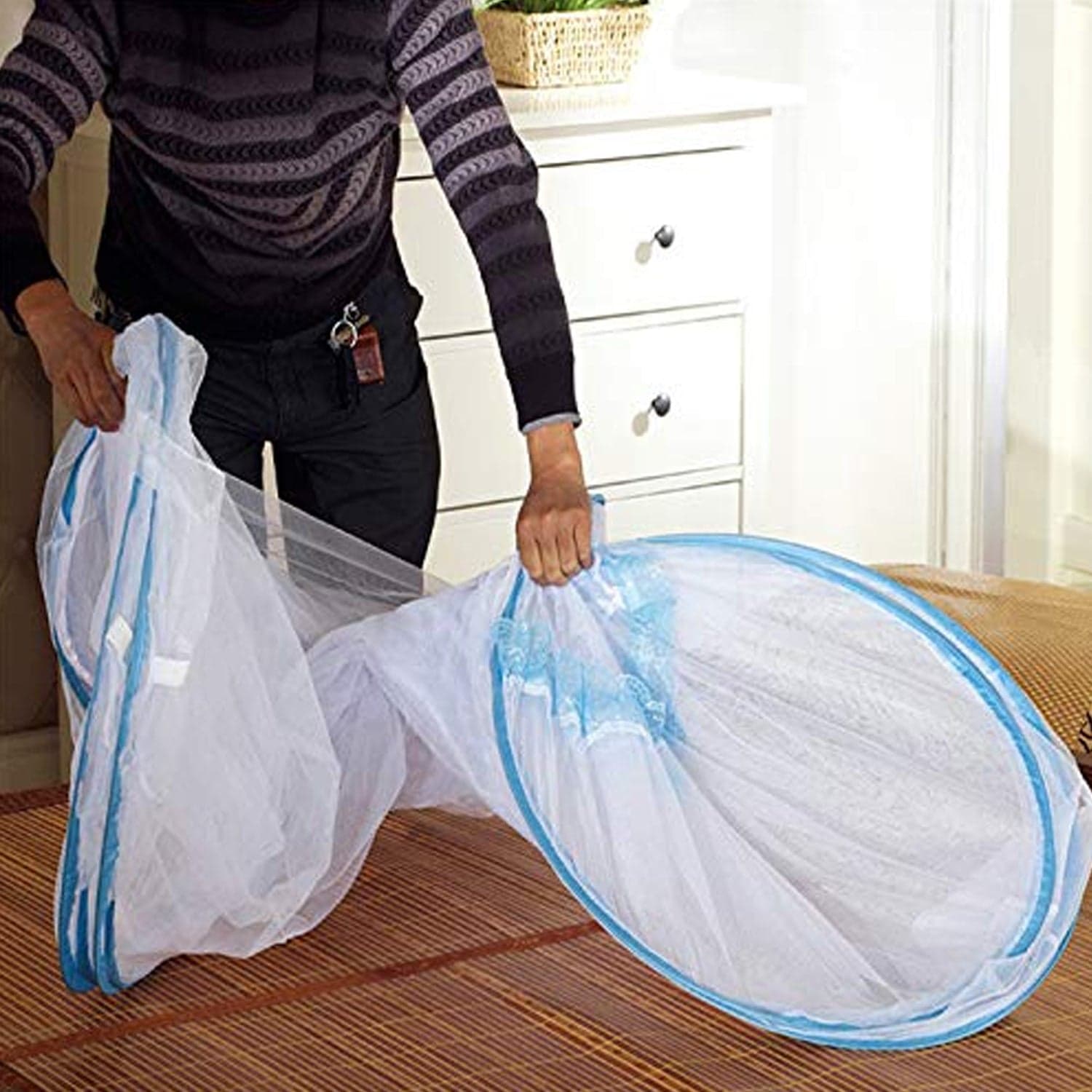 Premium Polyester Foldable Mosquito Net Tent (100 Cm Long / 1 Pc) thumbnail 3