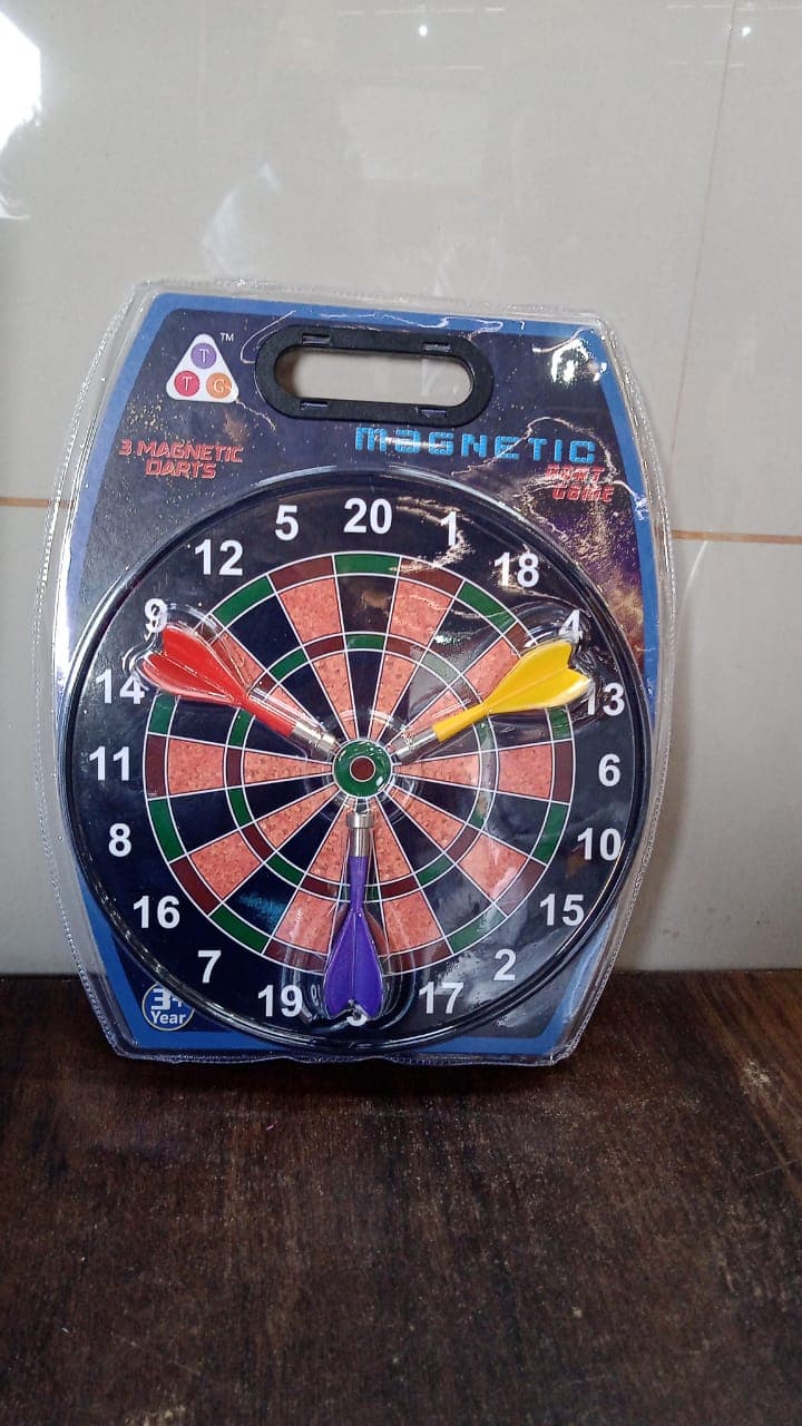 Classic Magnetic Dartboard Game Set thumbnail 9