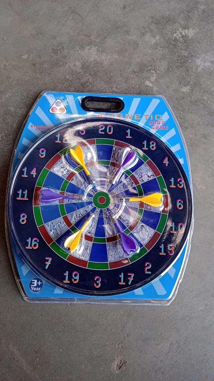 Magnetic Dart Board Game Set With 6 Soft Tip Darts thumbnail 8