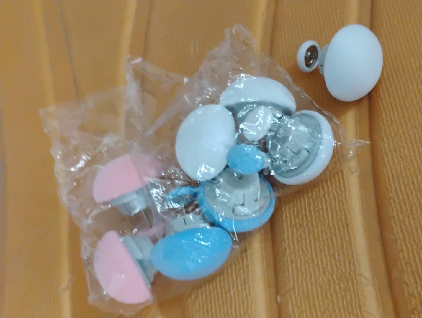 Decorative Headboard Sofa Pins 8 Pc thumbnail 9