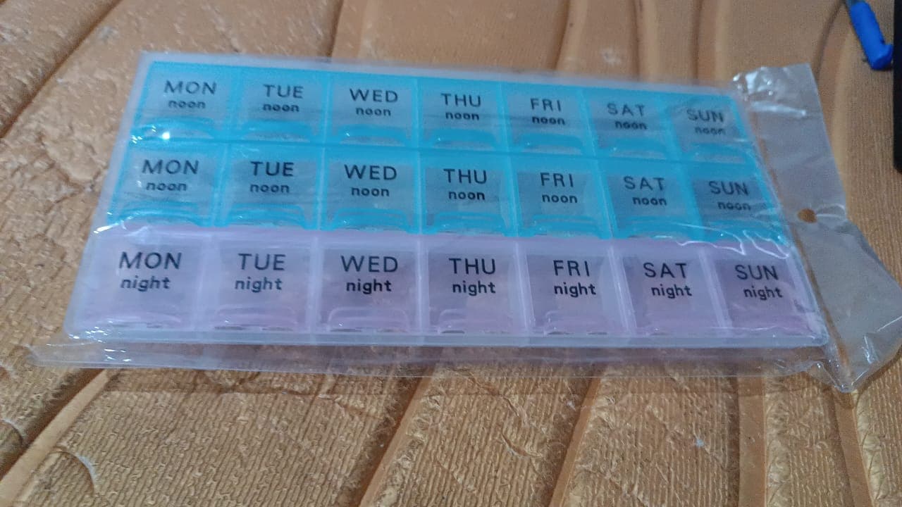 Weekly Pill Organizer Box With 21 Compartments thumbnail 7