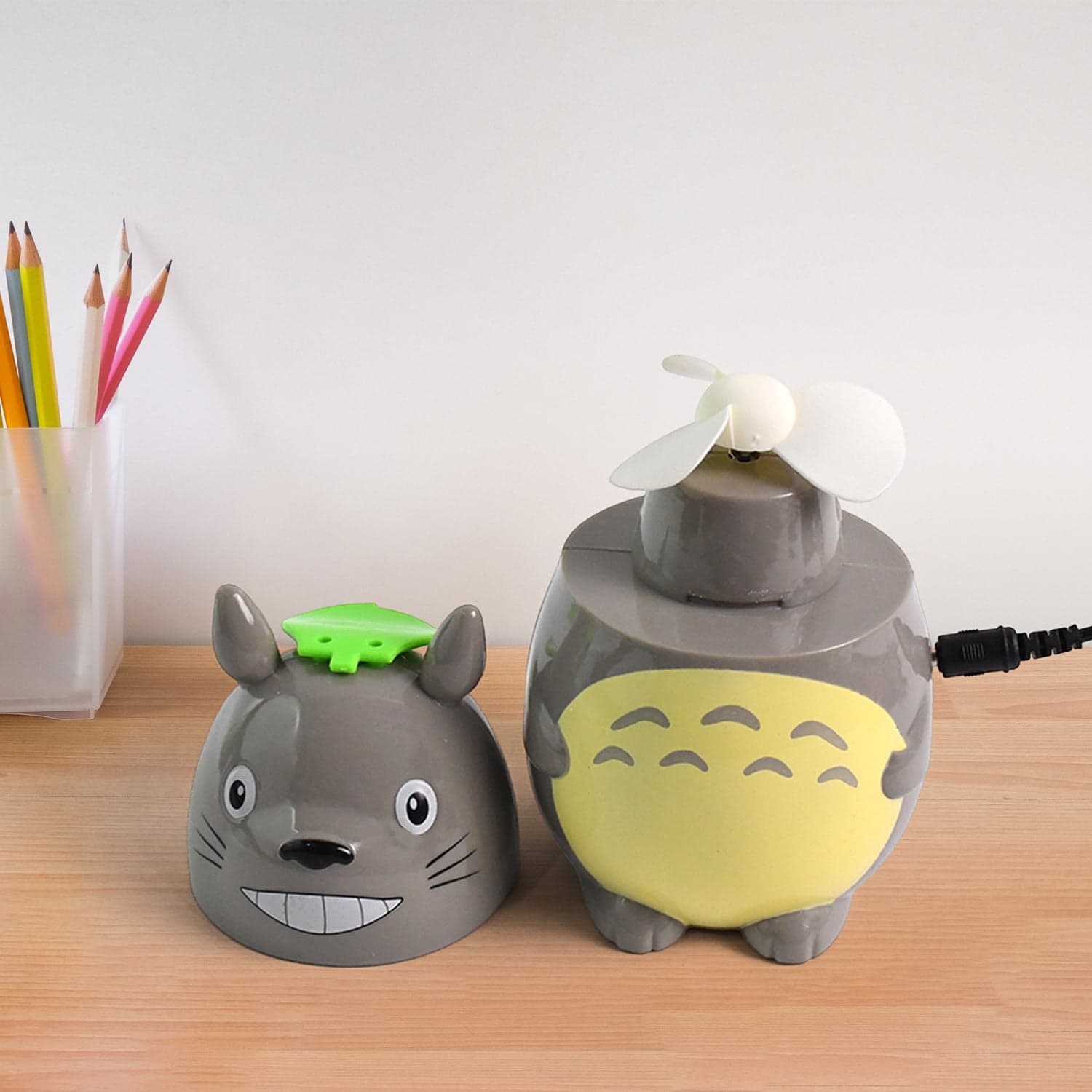 Usb Rechargeable Mini Cartoon Fan 1 Pc thumbnail 3