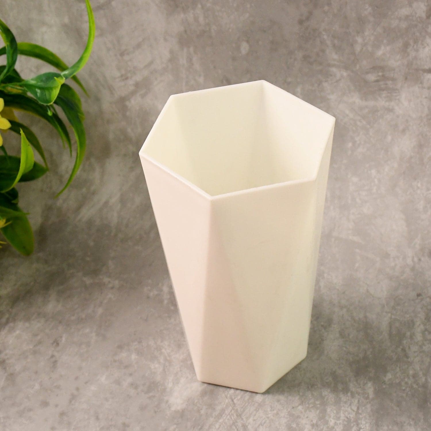 Modern Geometric Hexagon Plastic Flower Vase 1 Pc thumbnail 5