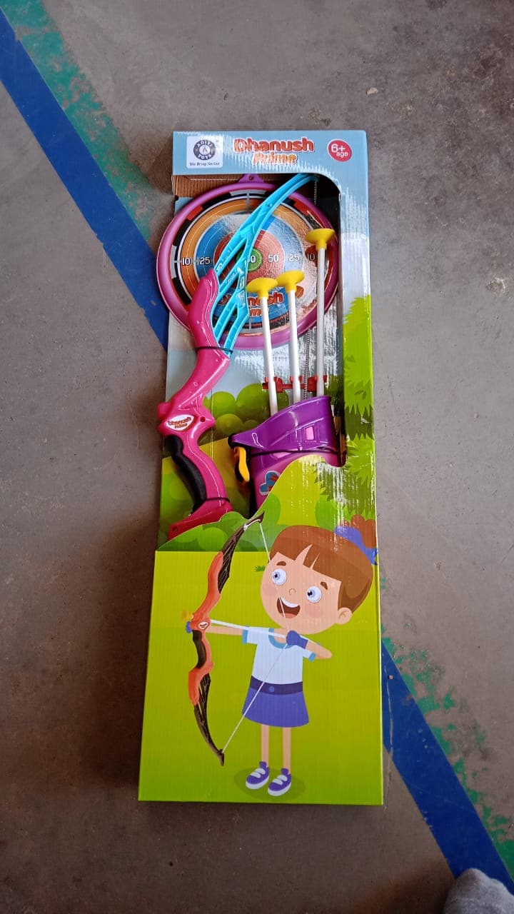 Arrow Big & Archery Toy (1 Dhanush, 3 Arrow, 1 Target, 1 Arrow Holder / 1 Set) thumbnail 7