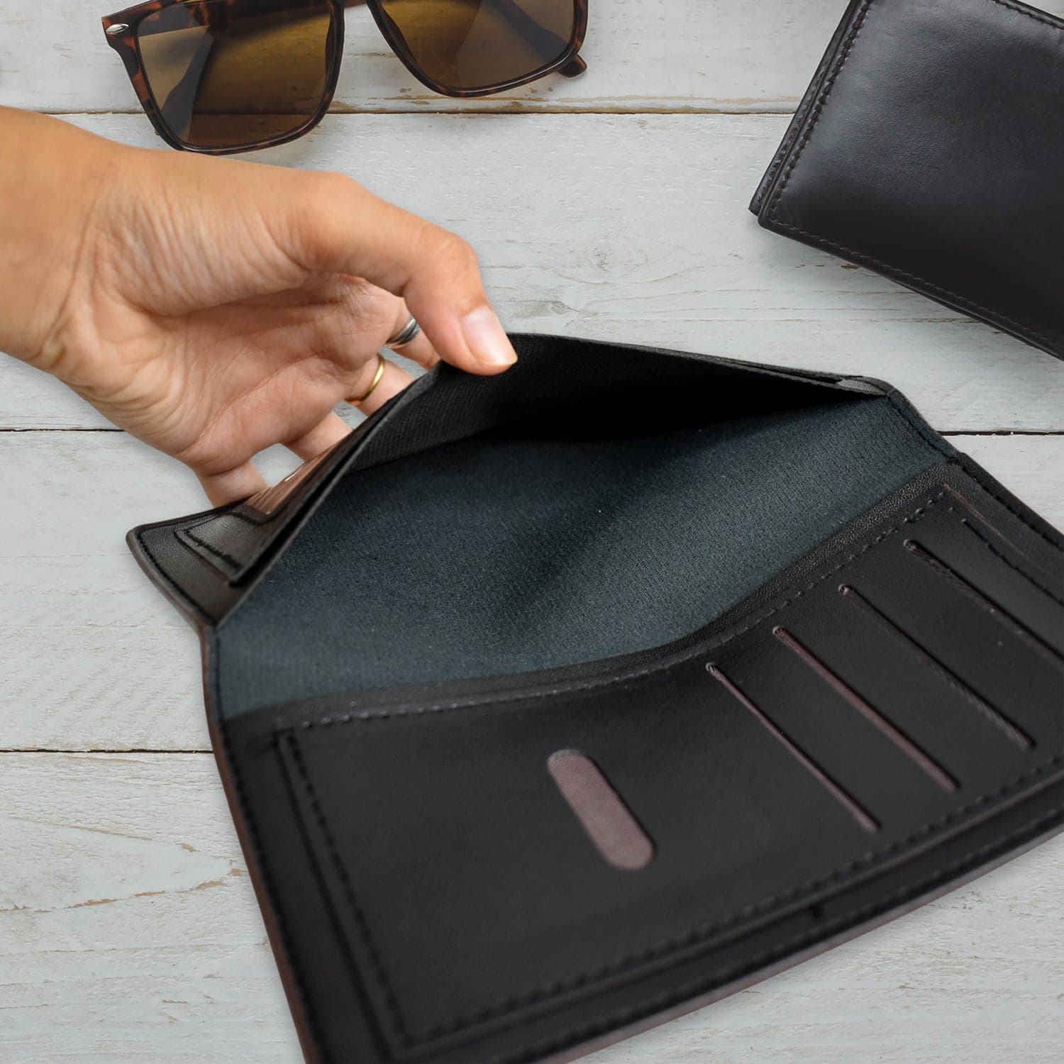 Multi Compartment Travel Wallets 1Pc thumbnail 5