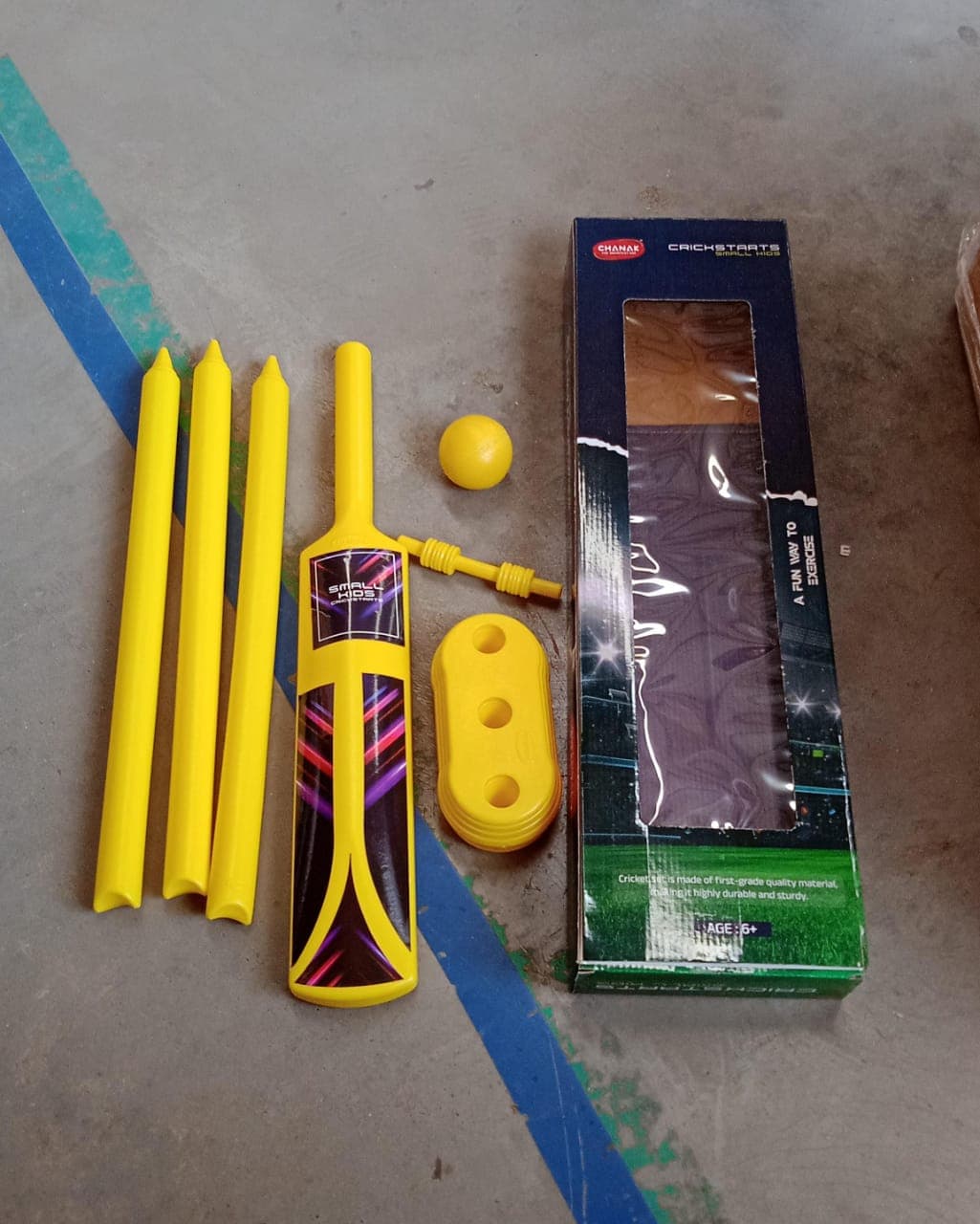 Small Cricket Kit For Boys & Girls, Cricket Set With 1 Cricket Bat, 1 Plastic Ball, Bails, 3 Stumps With Stand Base thumbnail 7