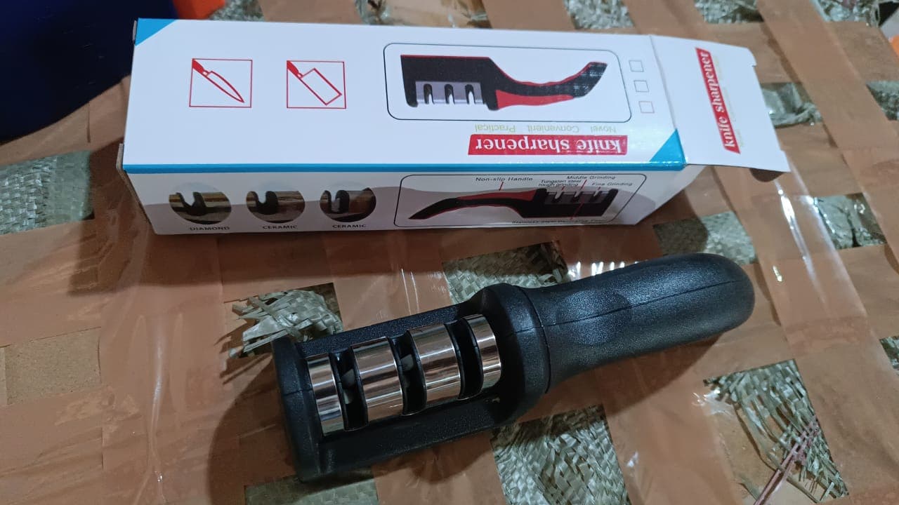 Manual Red & Black Knife Sharpener 3 Stage Sharpening Tool for Ceramic Knife and Steel Knives. thumbnail 12