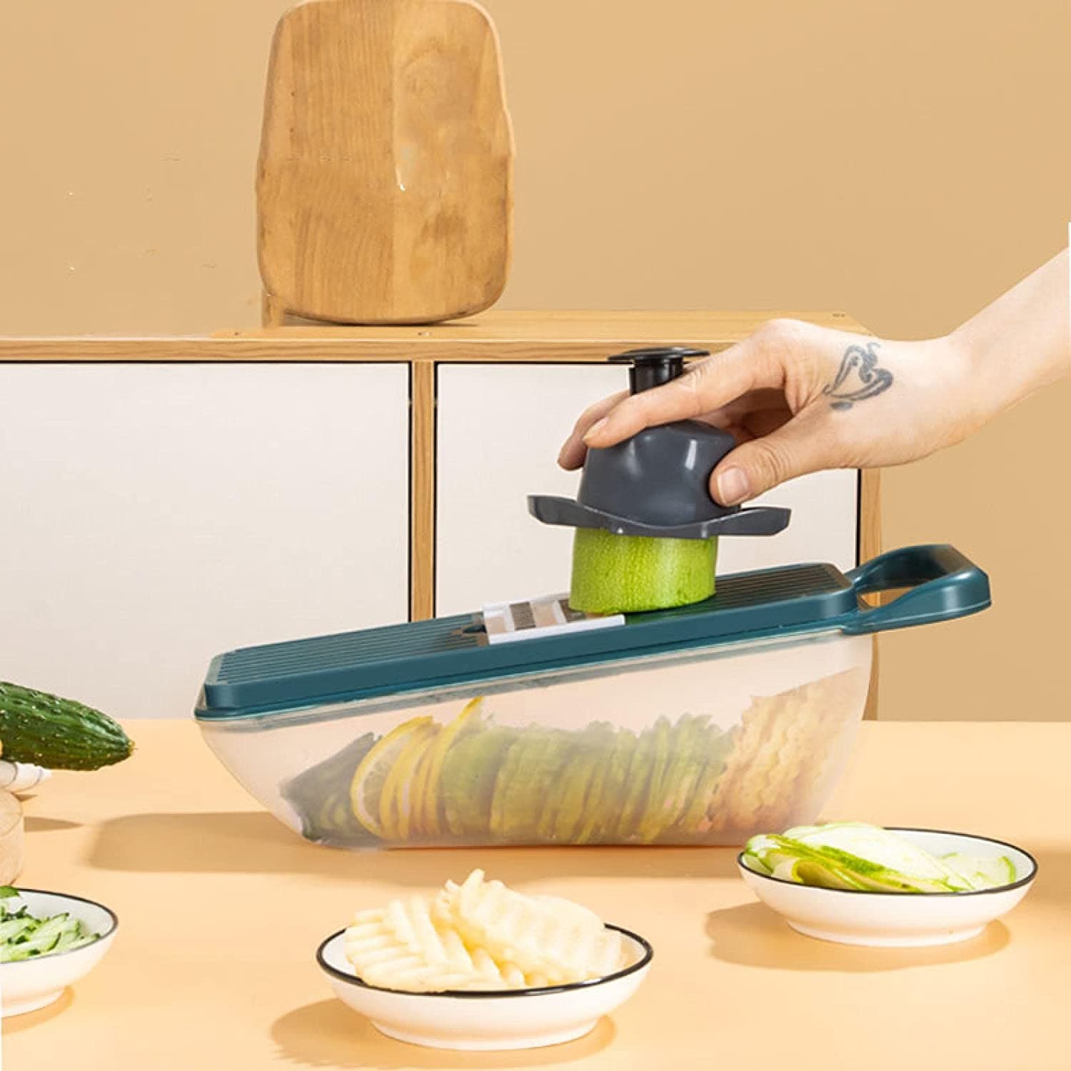 Multifunctional Vegetable Slicer Cutter Onion and Potato Slicer cutter with 6blades and 1 peeler thumbnail 6