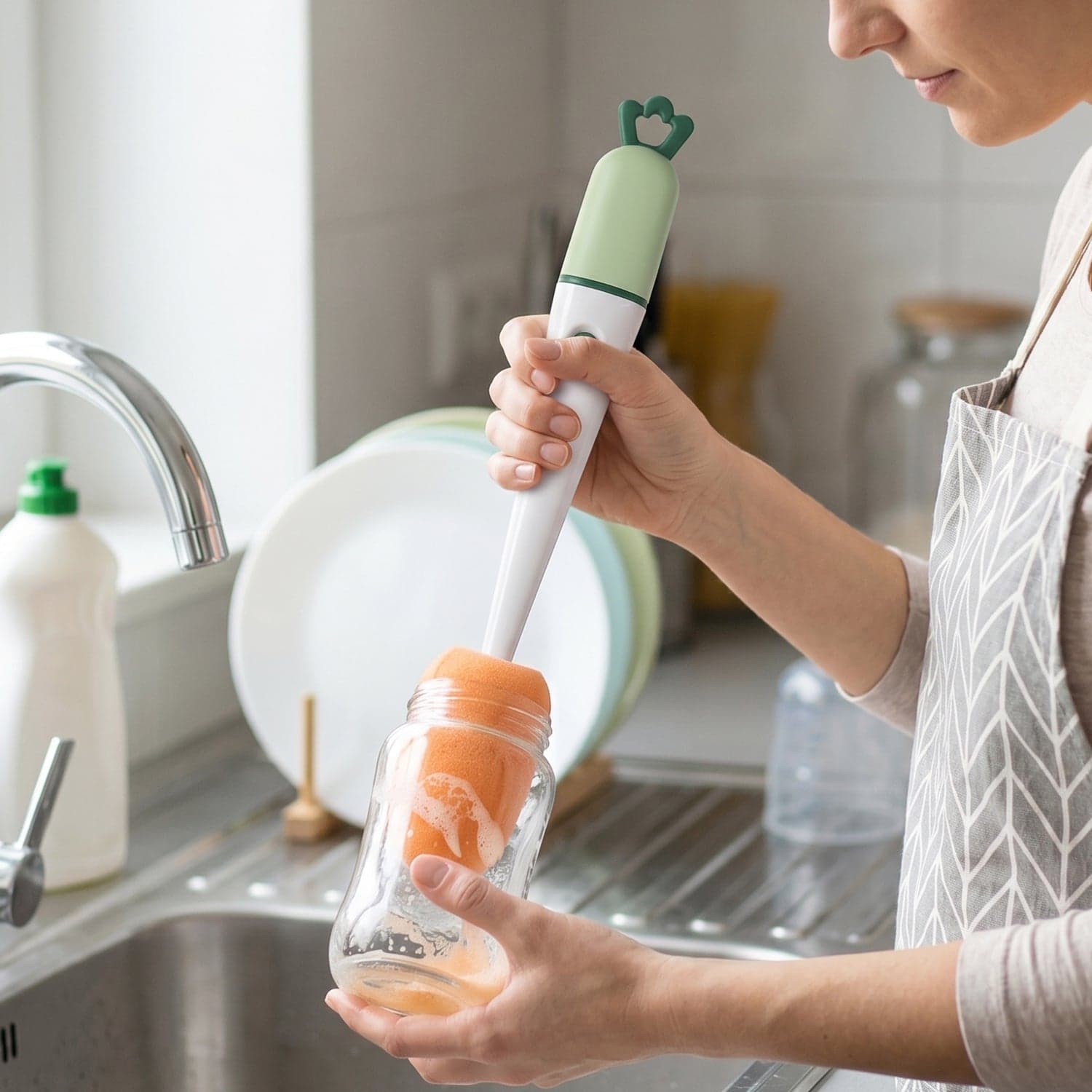 3 in 1 Carrot Bottle Cleaning Brush the Multipurpose Water Bottle Scrubber thumbnail 7