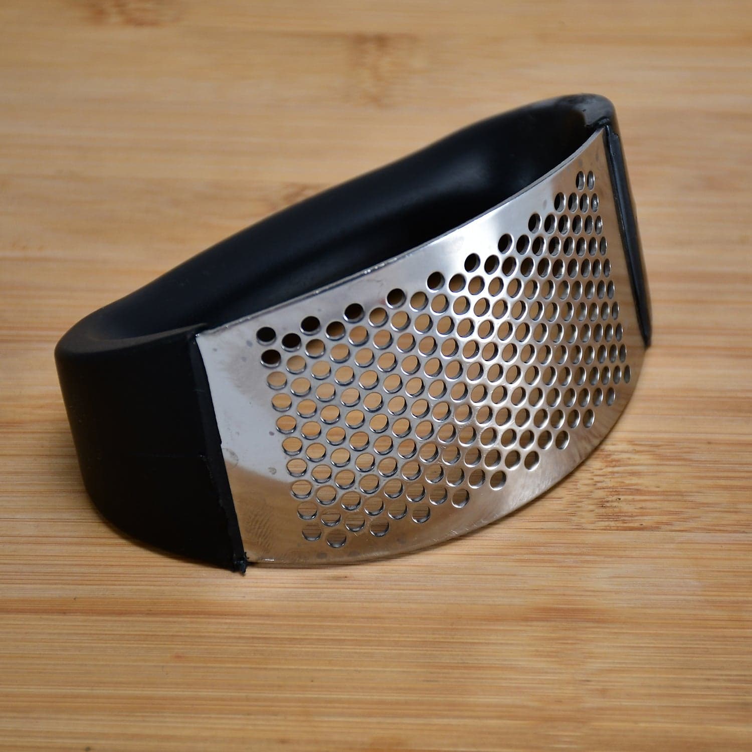 Stainless Steel Garlic Presser / Crusher (Multicolor) thumbnail 3