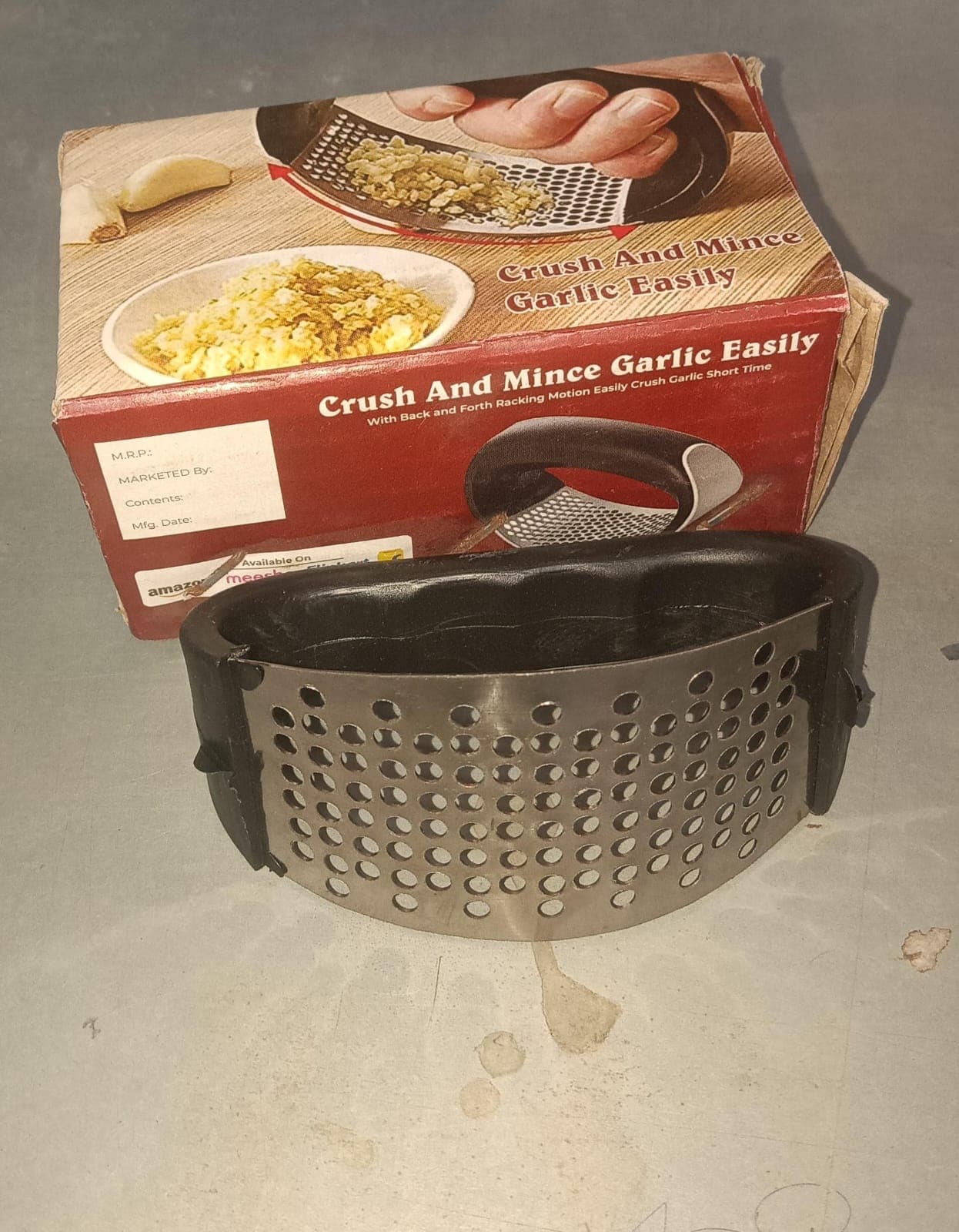 Stainless Steel Garlic Presser / Crusher (Multicolor) thumbnail 8