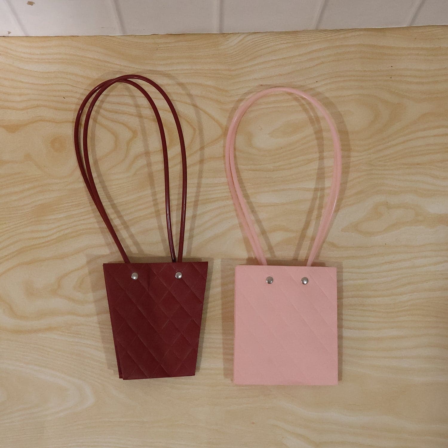 Foldable Flower Packaging Bag the Elegant & Water-Resistant Design thumbnail 9