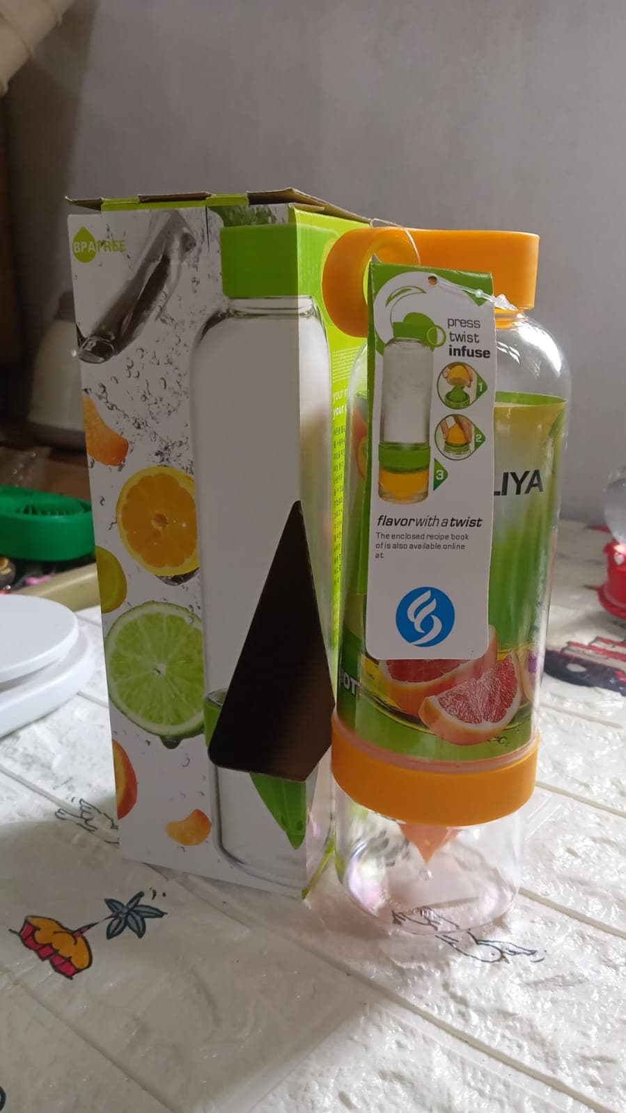 CITRUS JUICER BOTTLE INSTANT JUICE SPORTS BOTTLE JUICE MAKER INFUSER BOTTLE thumbnail 8