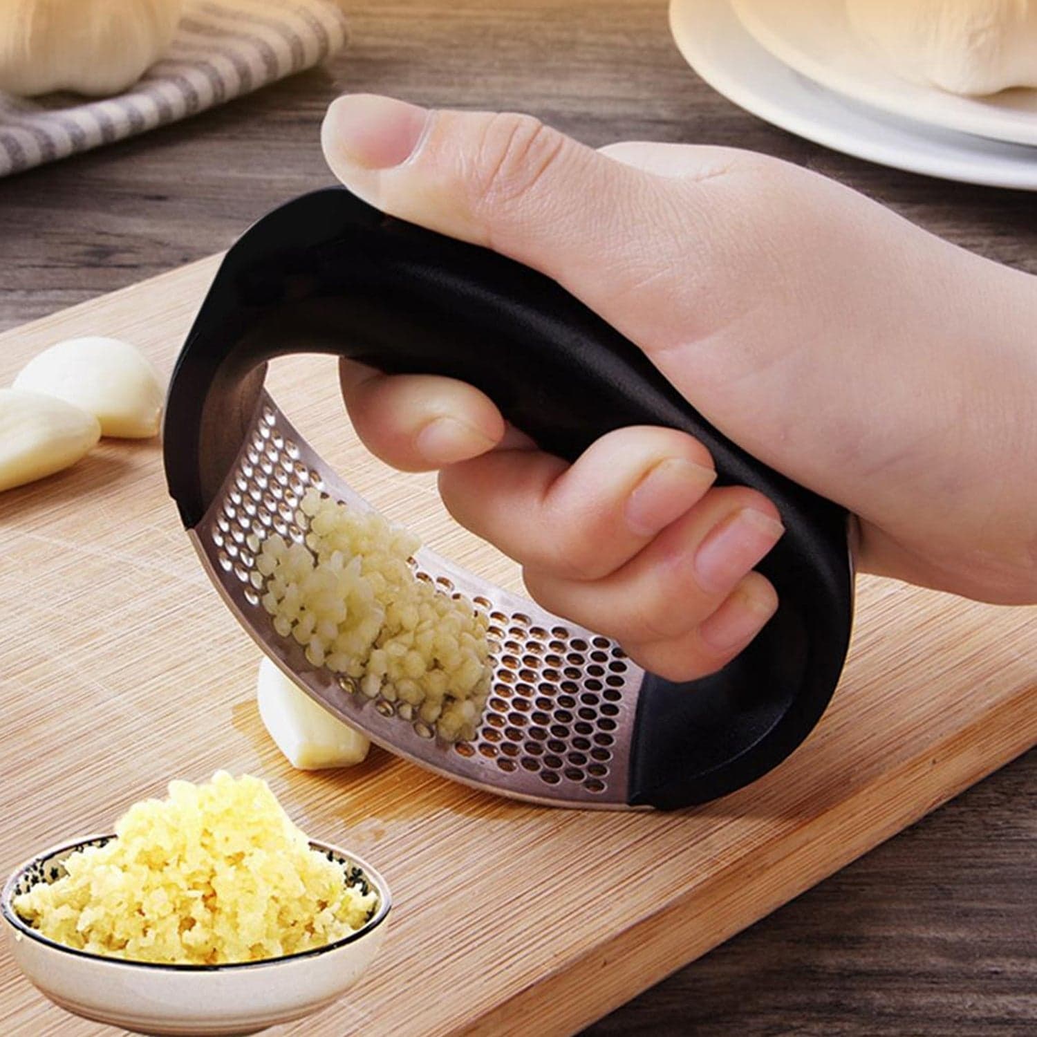 Stainless Steel Garlic Press Crusher for Kitchen thumbnail 1