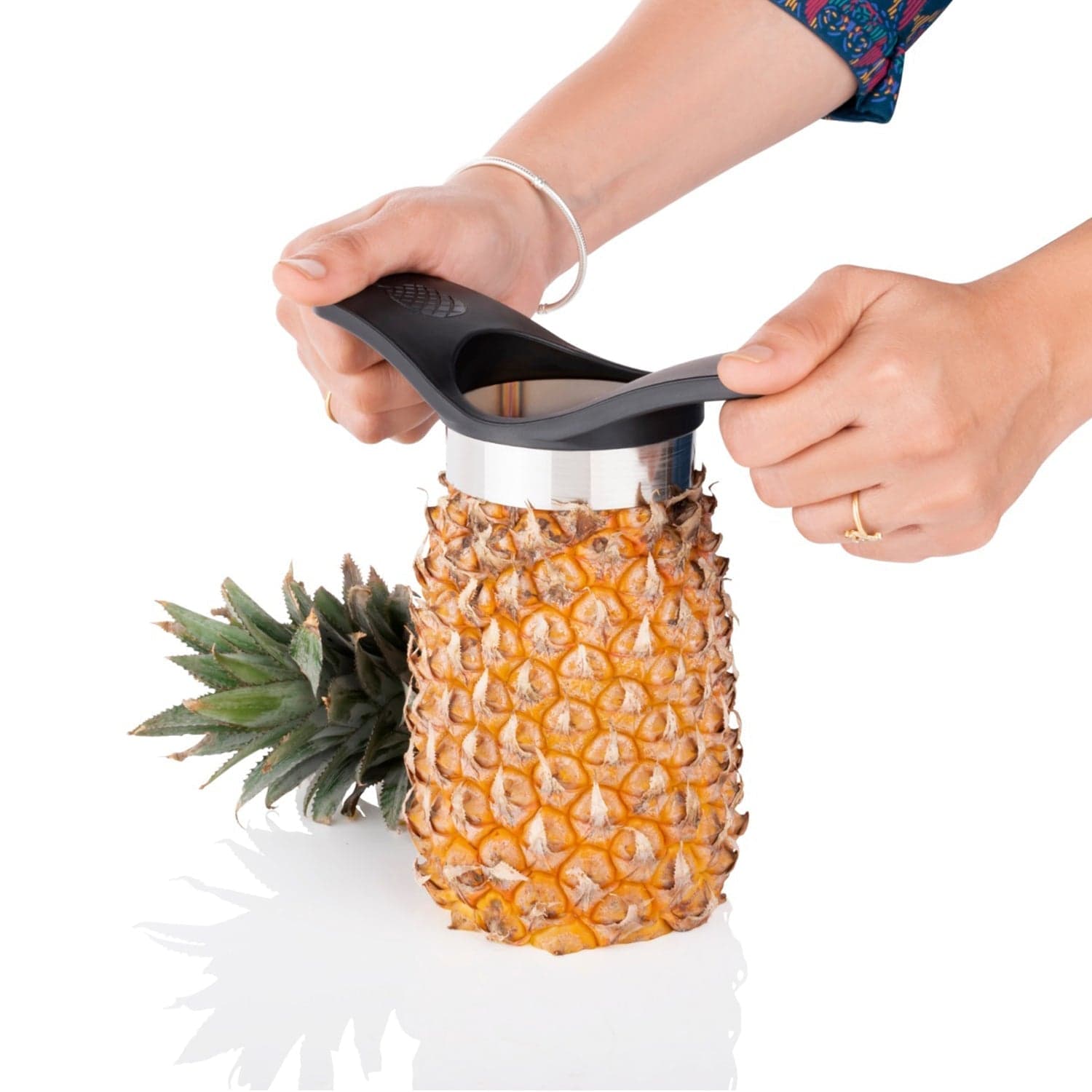 Pineapple Cutter used in all kinds of household and kitchen purposes for cutting pineapples into fine slices. thumbnail 7
