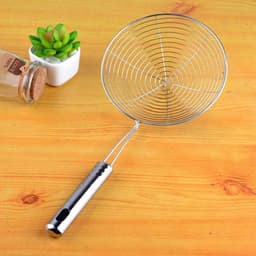 Small Oil Strainer To Get Perfect Fried Food Stuffs Easily Without Any Problem And Damage.