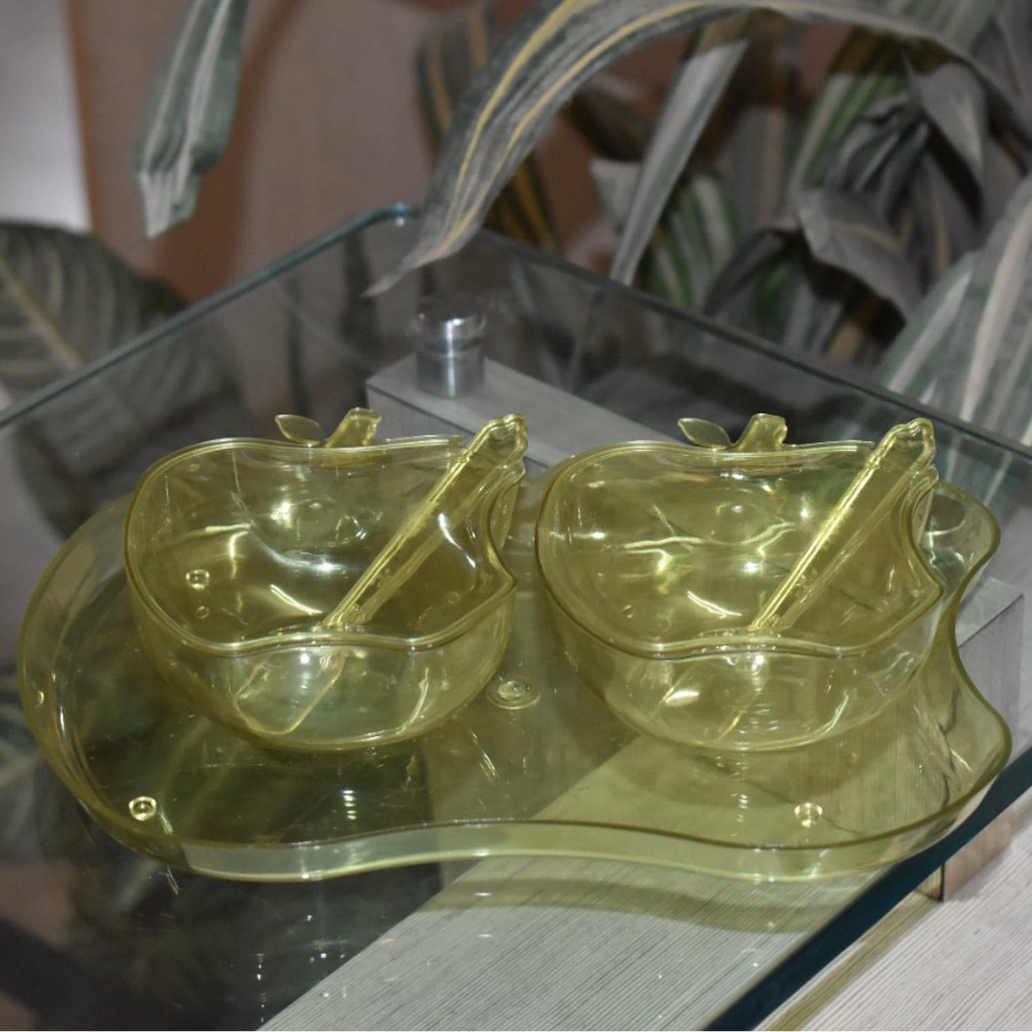 Apple Shape Tray Bowl Used For Serving Snacks And Various Food Stuffs. thumbnail 9
