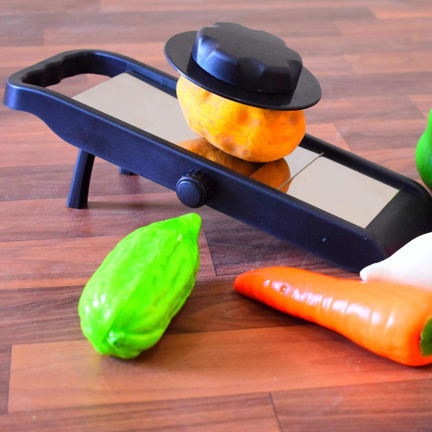 Adjustable Multipurpose Potato / Onion Slicer and Grater thumbnail 4