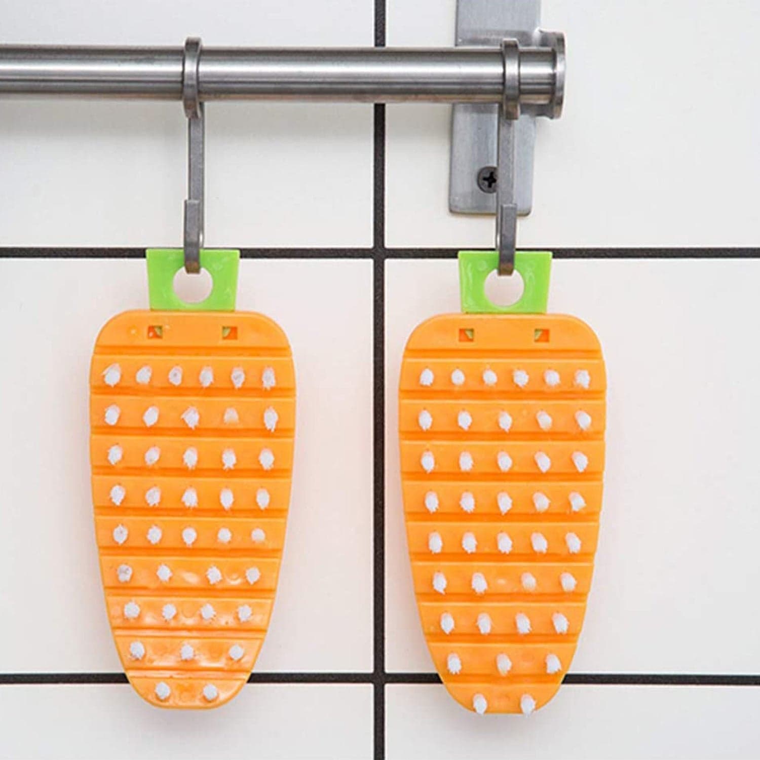 Carrot-Shaped Non-Toxic Vegetable Scrubbing Brush for Fruits & Veggies thumbnail 9