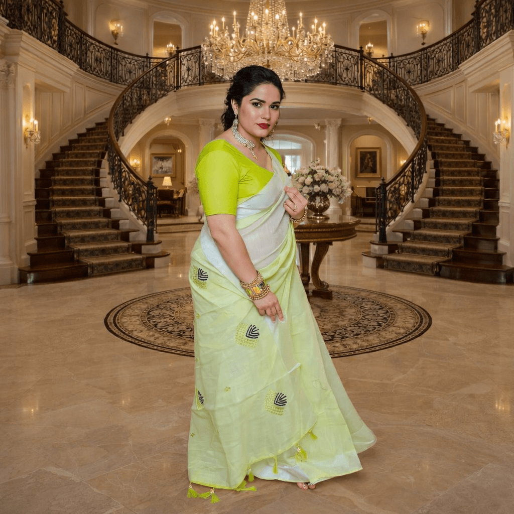 Self Design, Embroidered Daily Wear Organza Saree (Light Green) thumbnail 4
