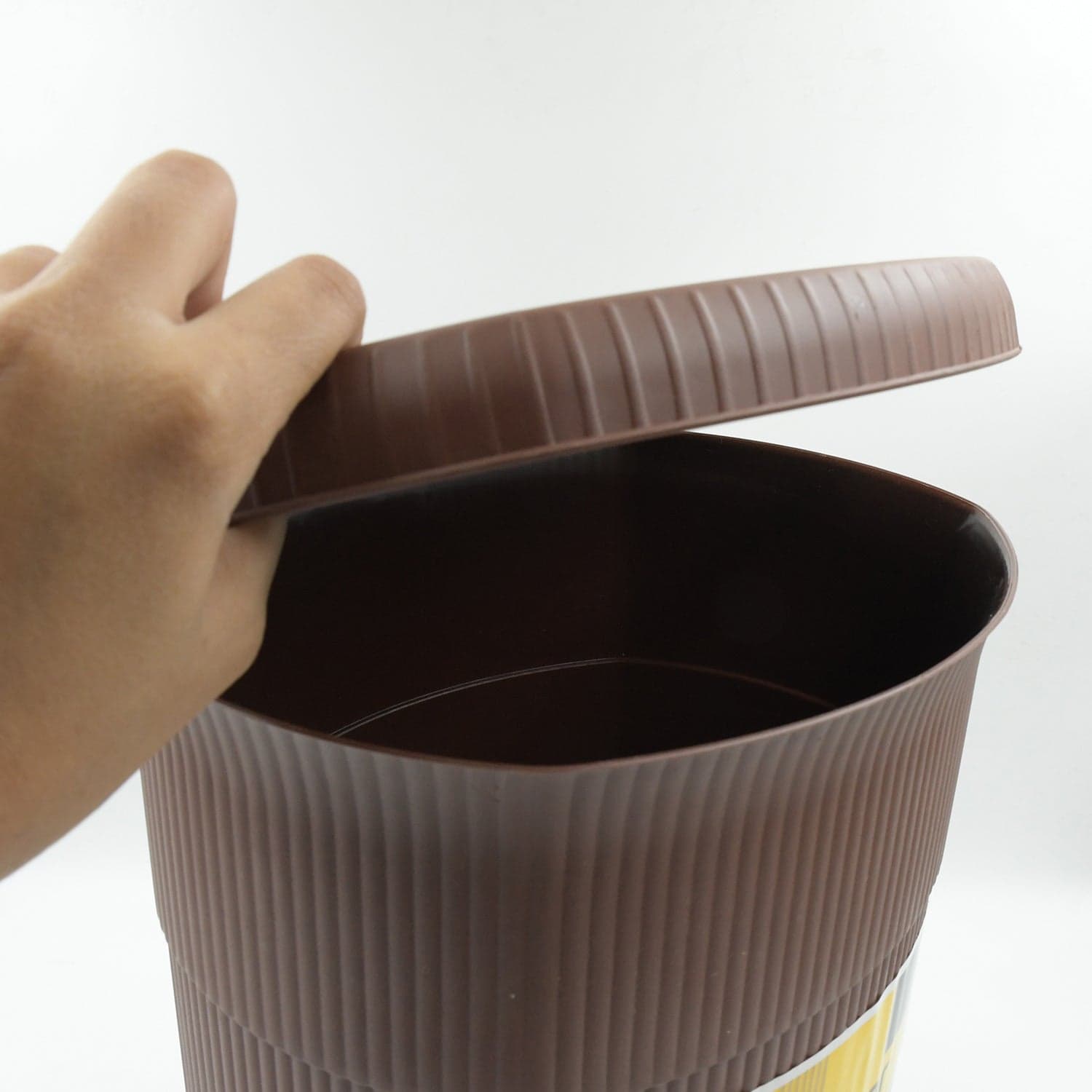 Homeware Dustbin Clean Mini Small Size Plastic Pedal Dustbin Used For Kitchen thumbnail 8