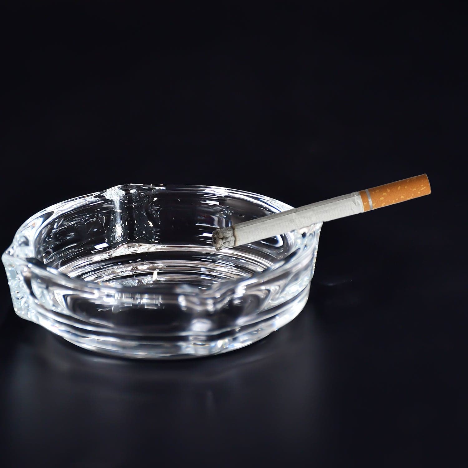 Brunswick Crystal Glass Ashtray for Home & Office thumbnail 3