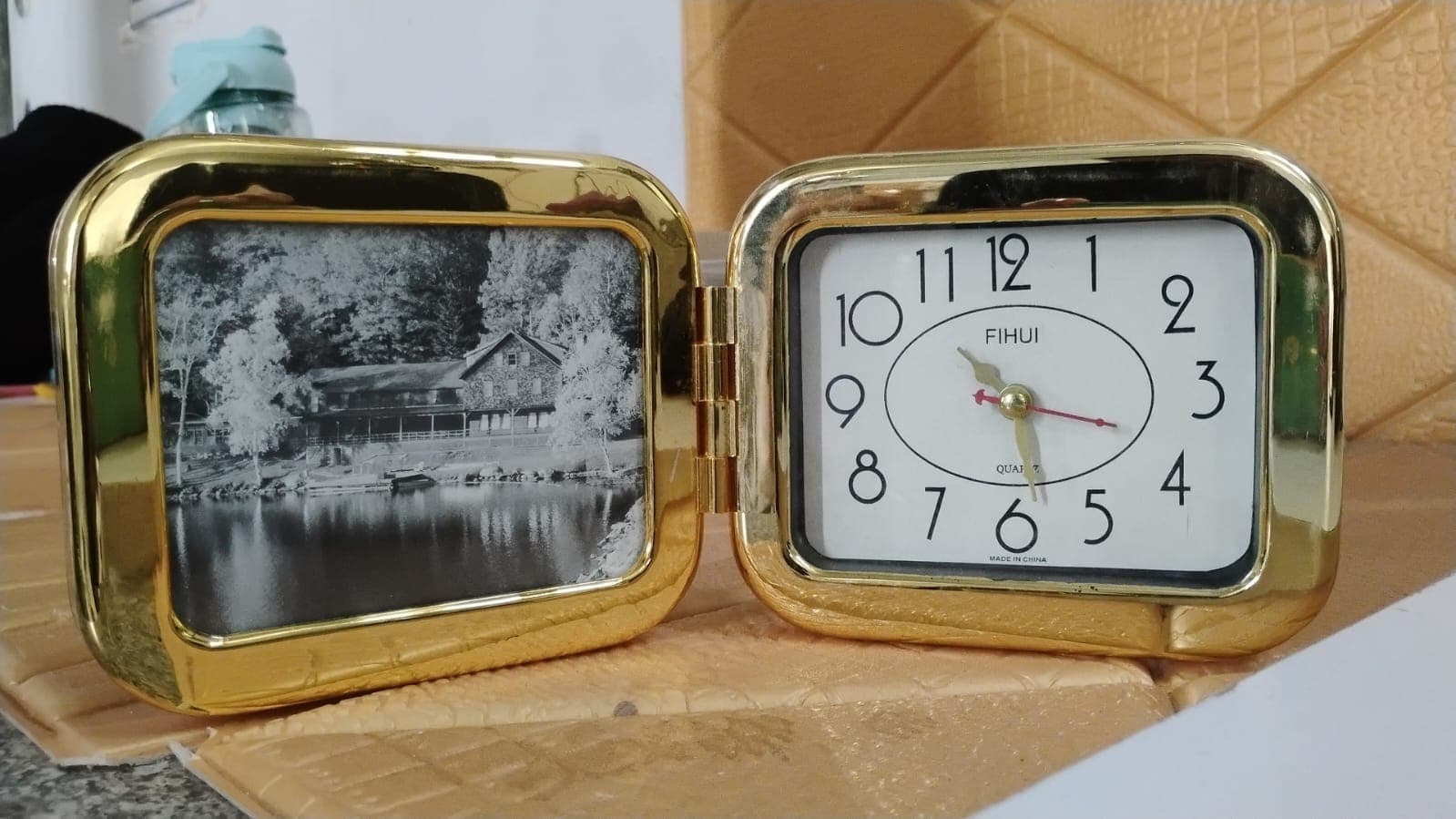 Portable Foldable Desk Clock of Space-Saving and Stylish (1 Pc) thumbnail 8