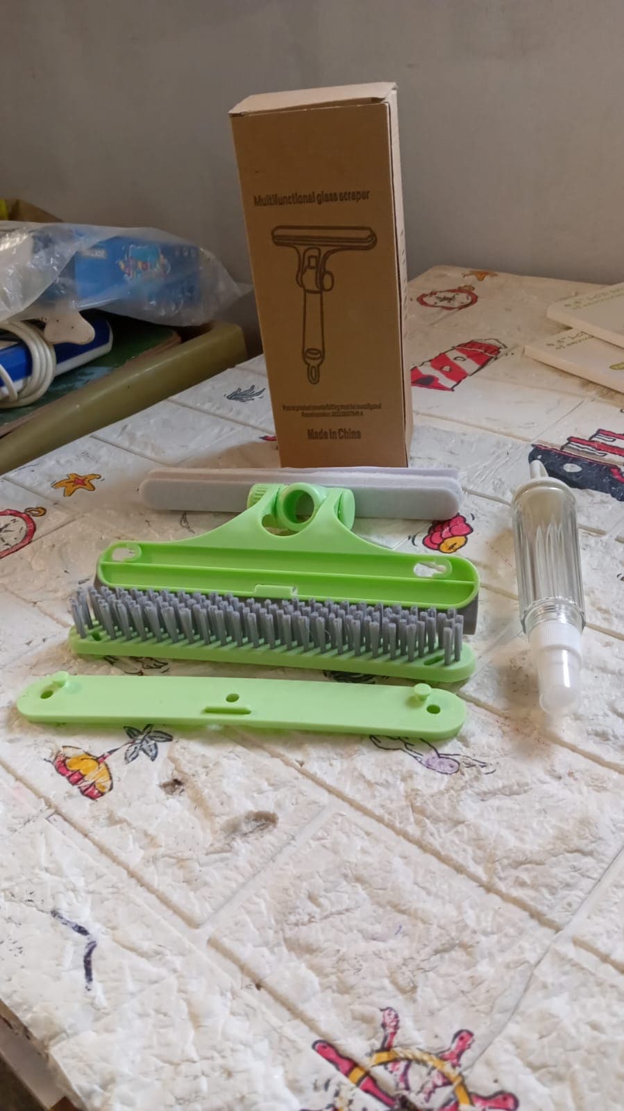 4 In 1 Multifunctional Glass Scraper thumbnail 12