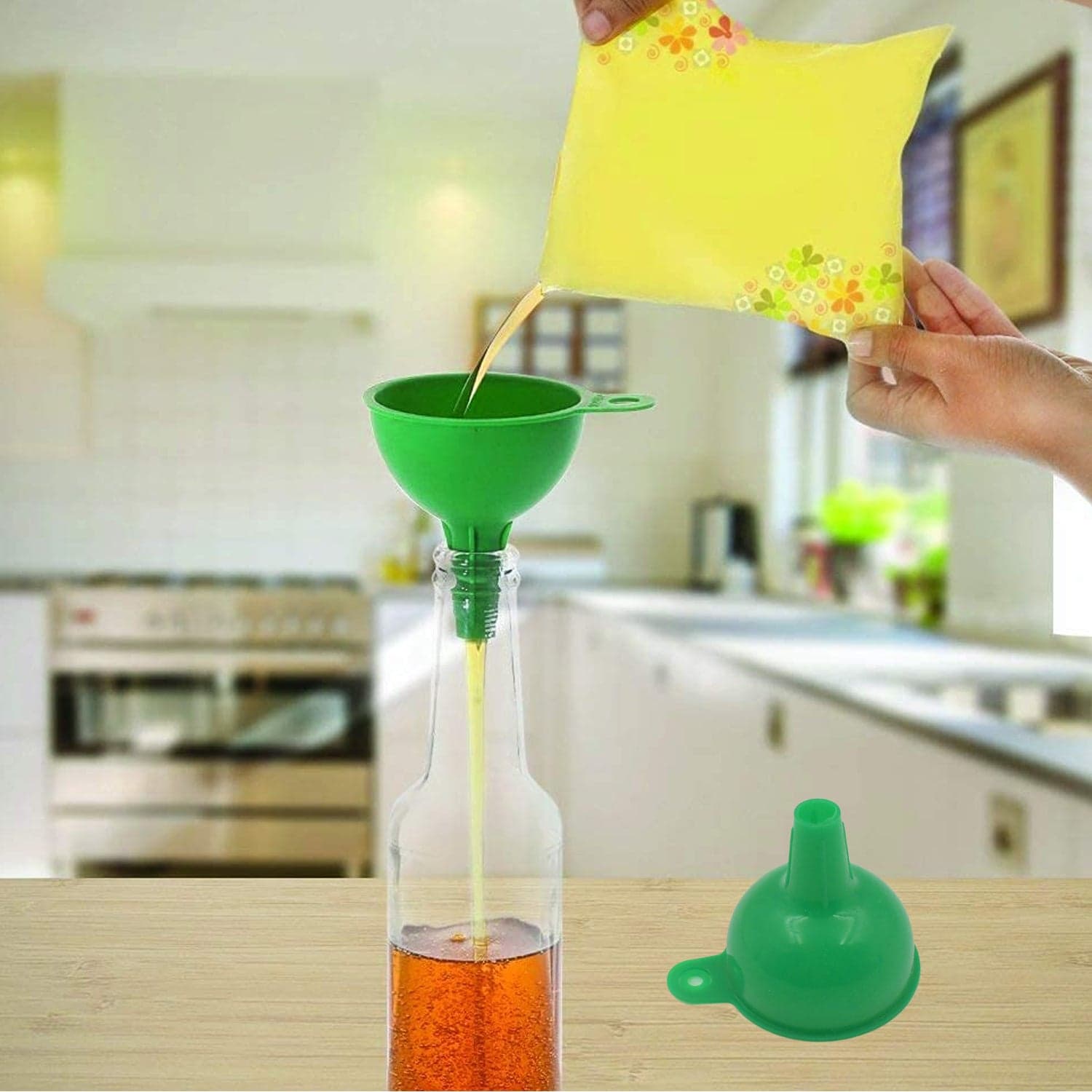 Silicone Funnel For Pouring Oil, Sauce, Water, Juice And Small Food-Grains (1 Pc Green) thumbnail 4