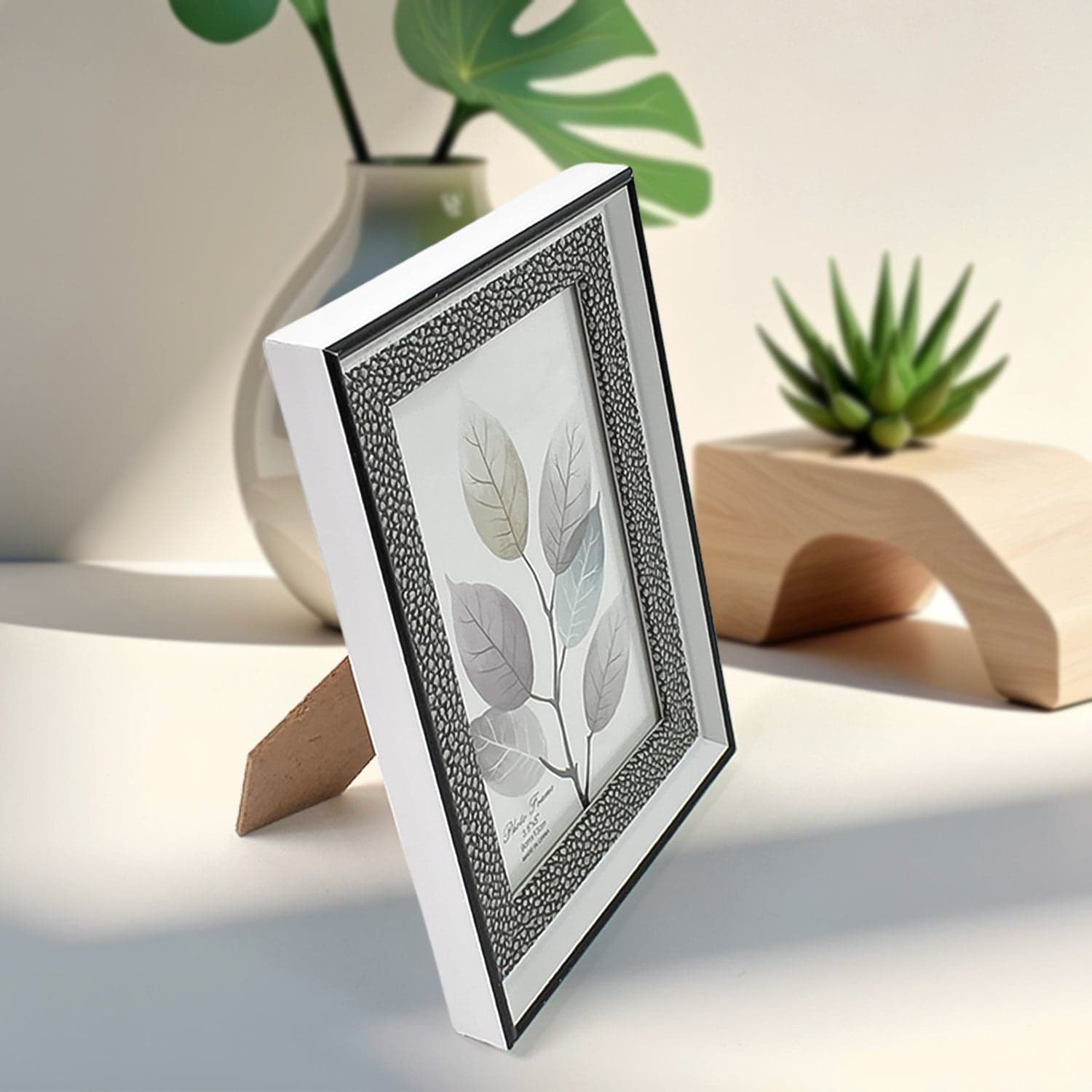 Modern Plastic Picture Frame Photo Holder (1 Pc / Mix Color & Design / 15—12 Cm) thumbnail 4