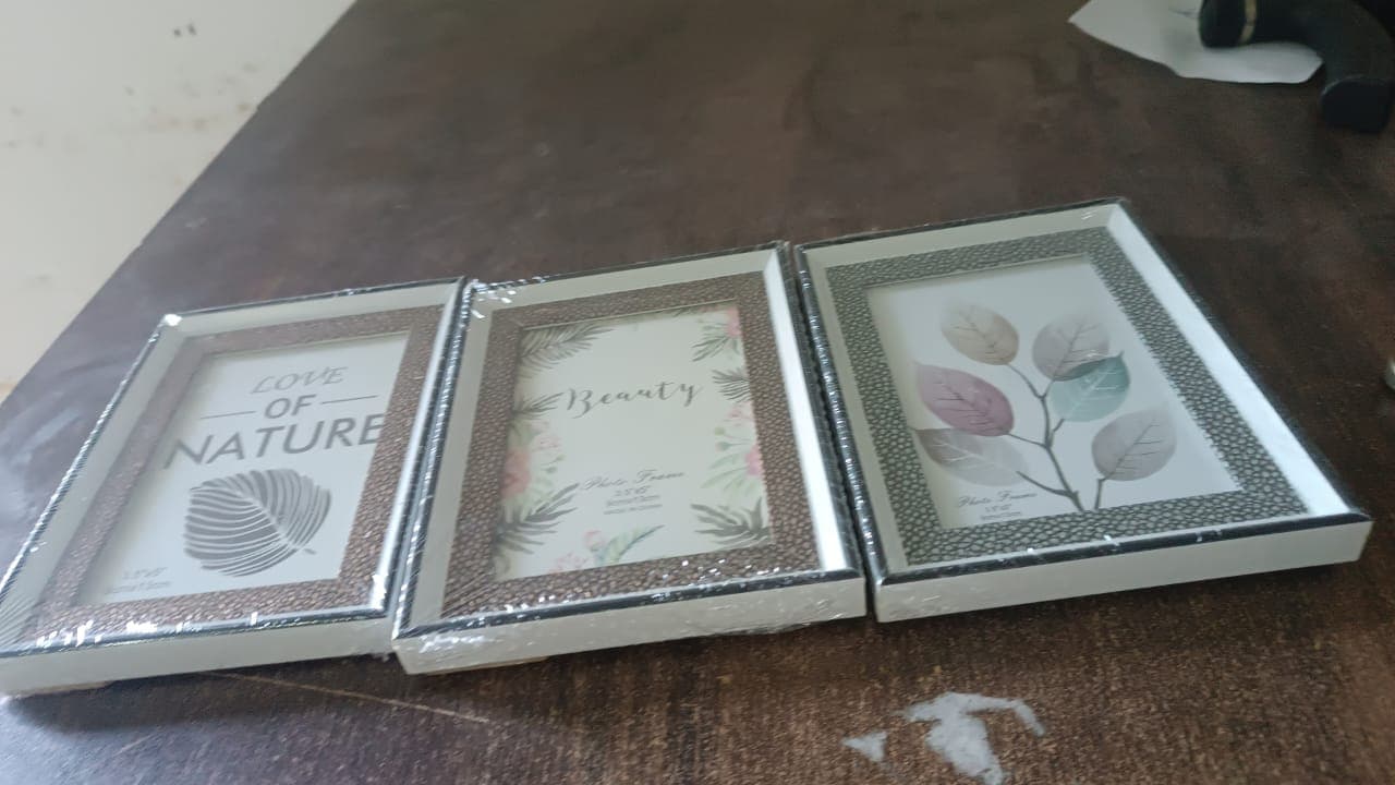 Modern Plastic Picture Frame Photo Holder (1 Pc / Mix Color & Design / 15—12 Cm) thumbnail 7