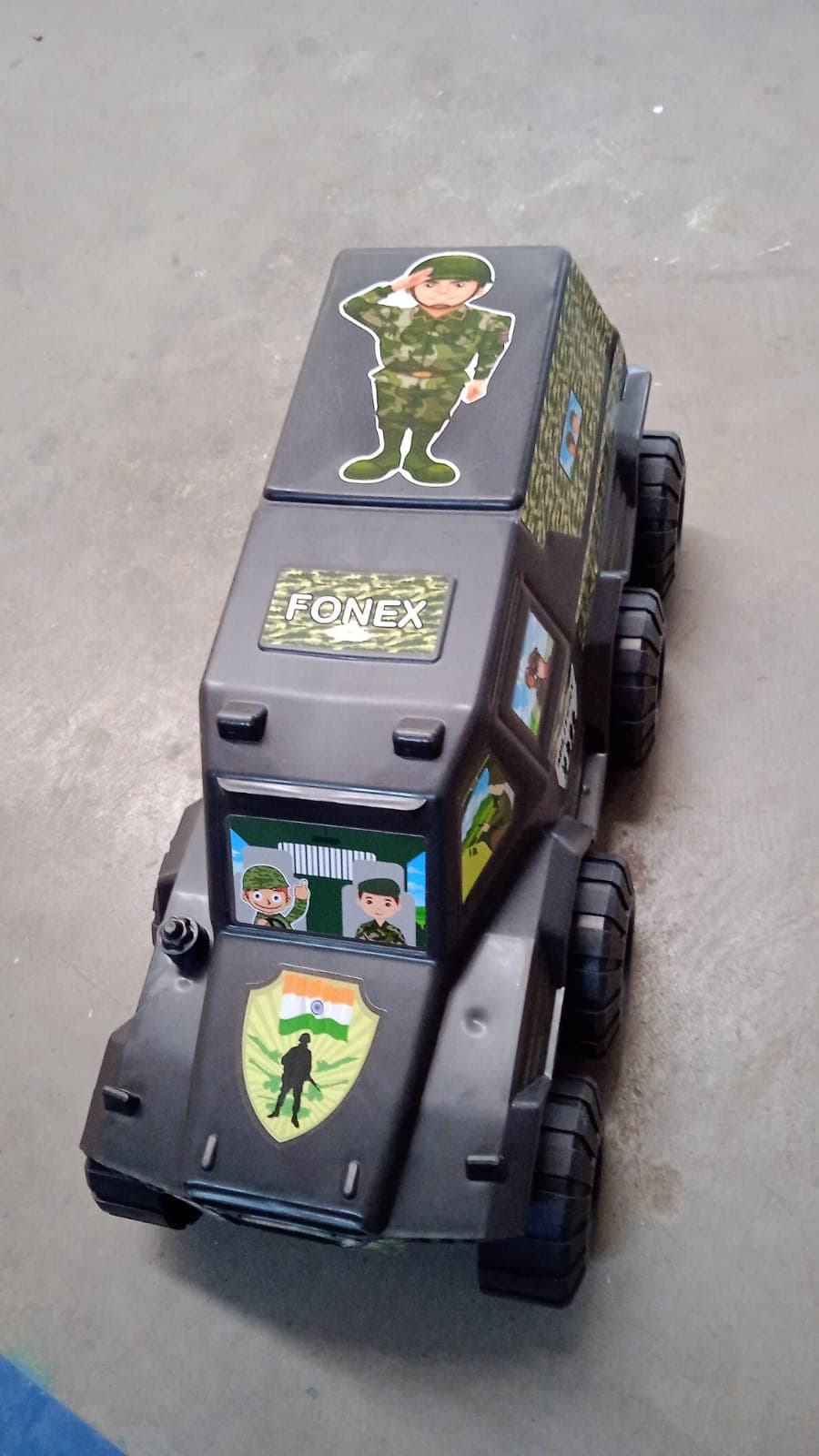 Big Military 8-Wheel Plastic Car Toy (1 Pc) thumbnail 8