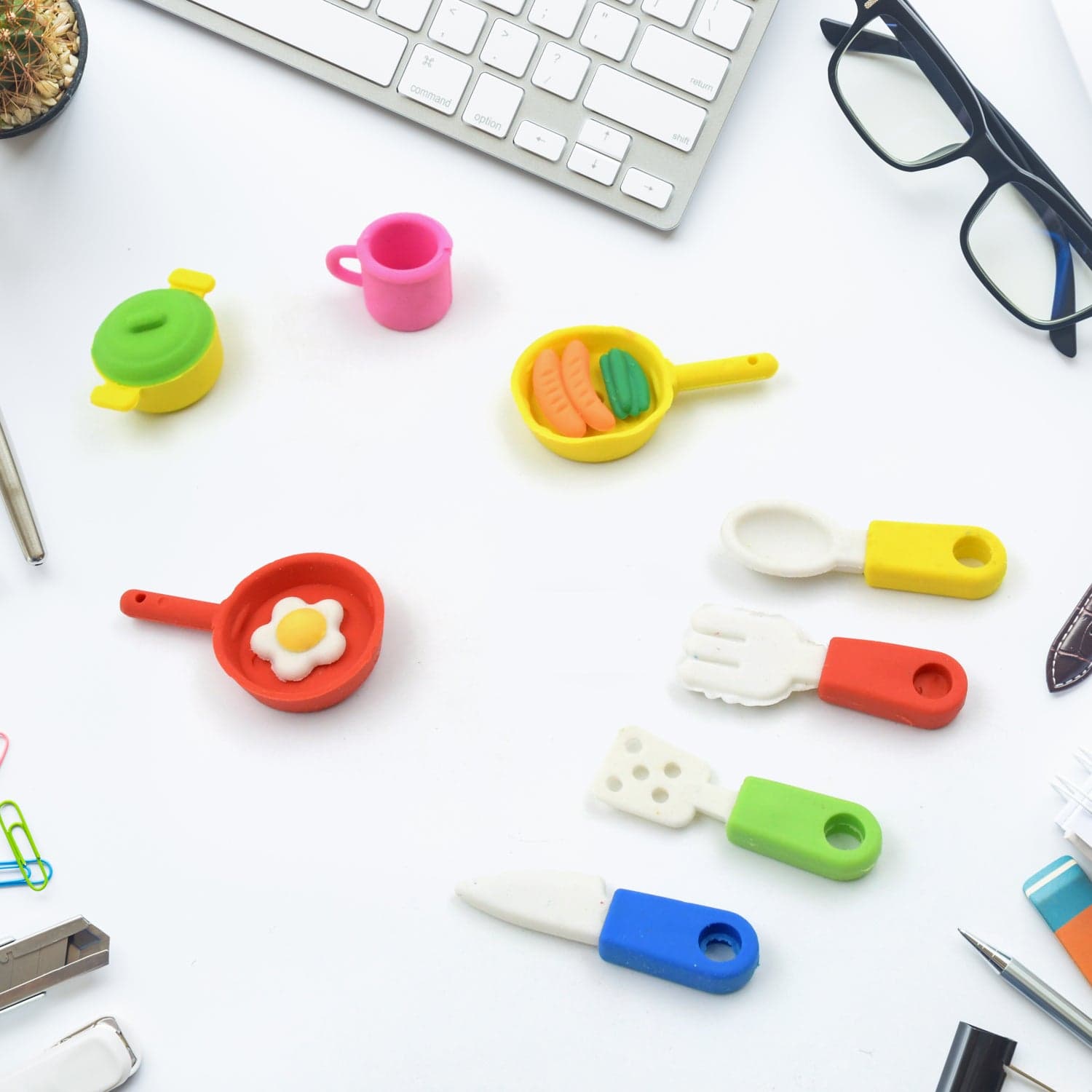 Fancy & Stylish Mini Erasers for Kids (8 Pc Set) - Fun Designs, Party Favors thumbnail 6