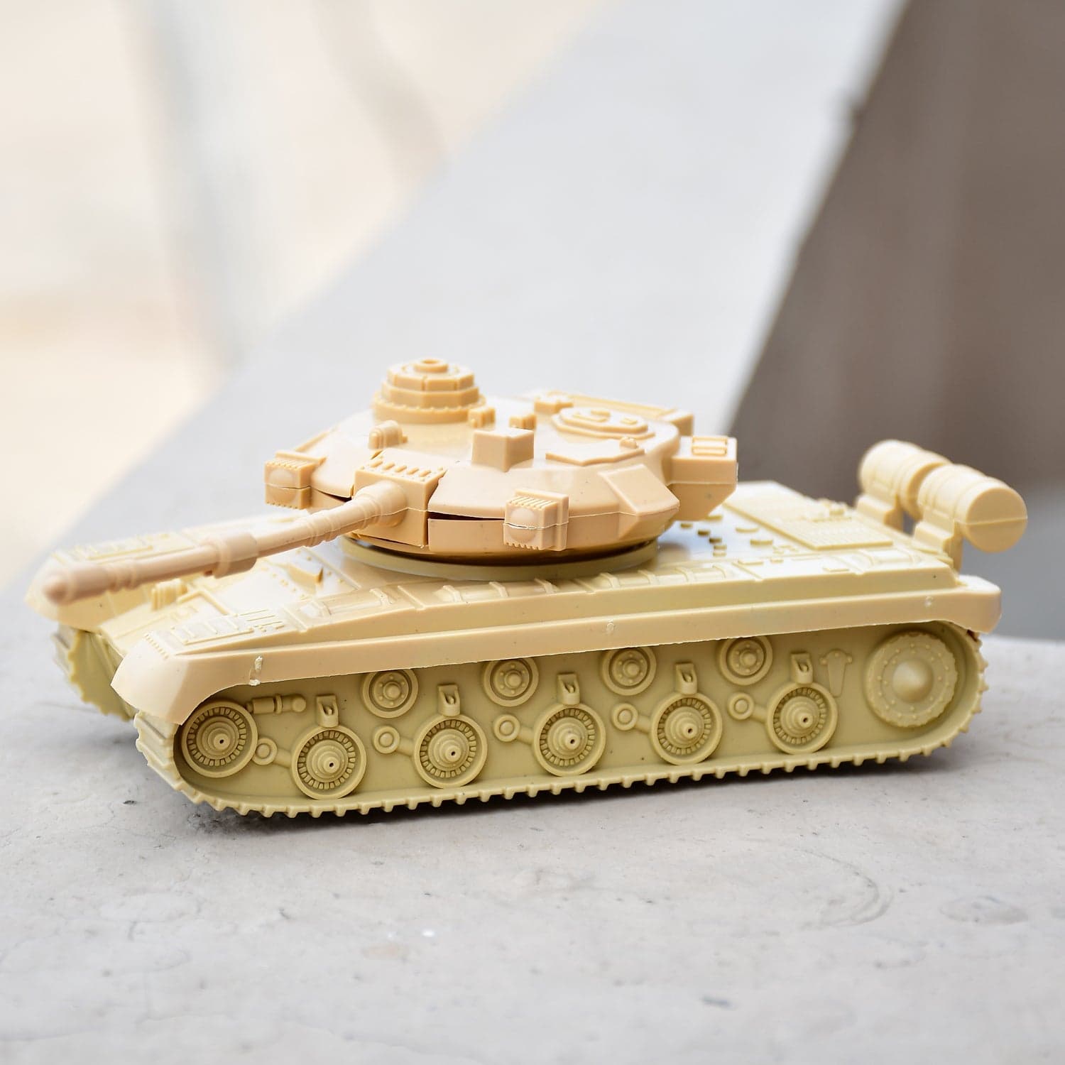 Pull Back Army Tank Toy for Kids. thumbnail 1